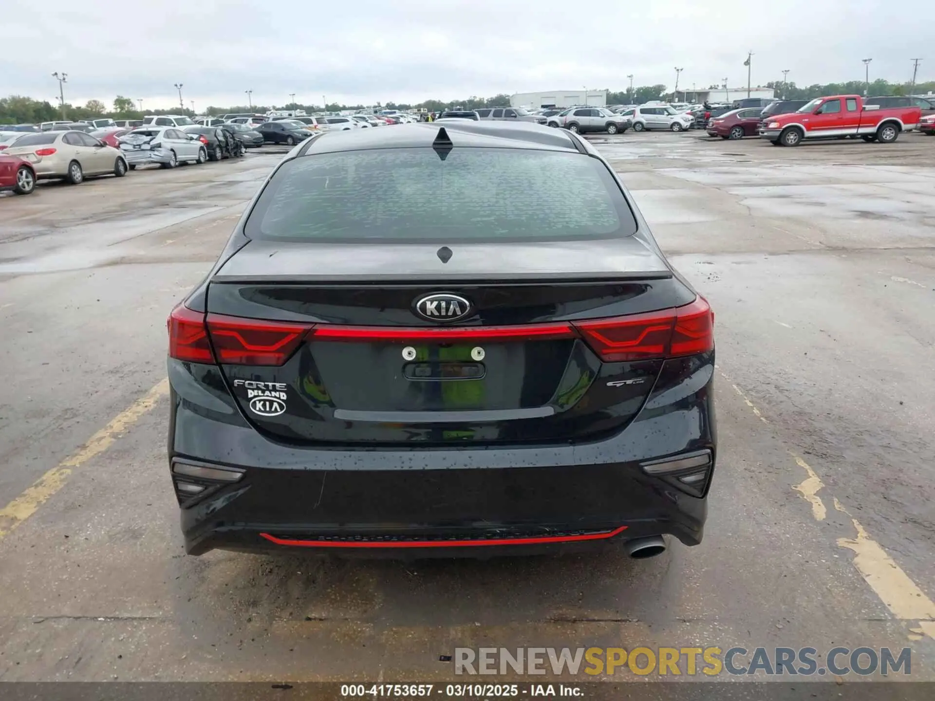 17 Photograph of a damaged car 3KPF34ADXLE165818 KIA FORTE 2020