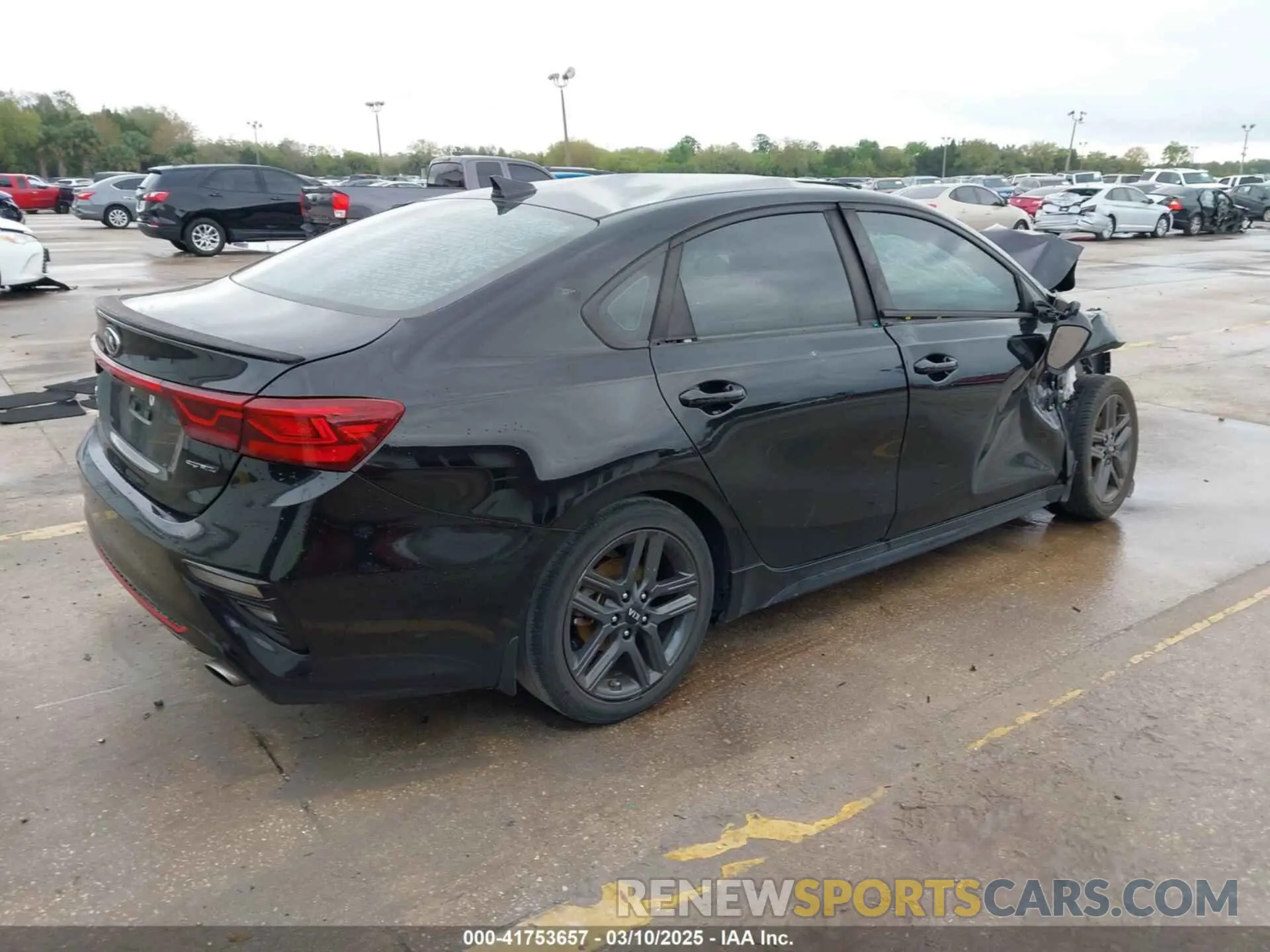 4 Photograph of a damaged car 3KPF34ADXLE165818 KIA FORTE 2020