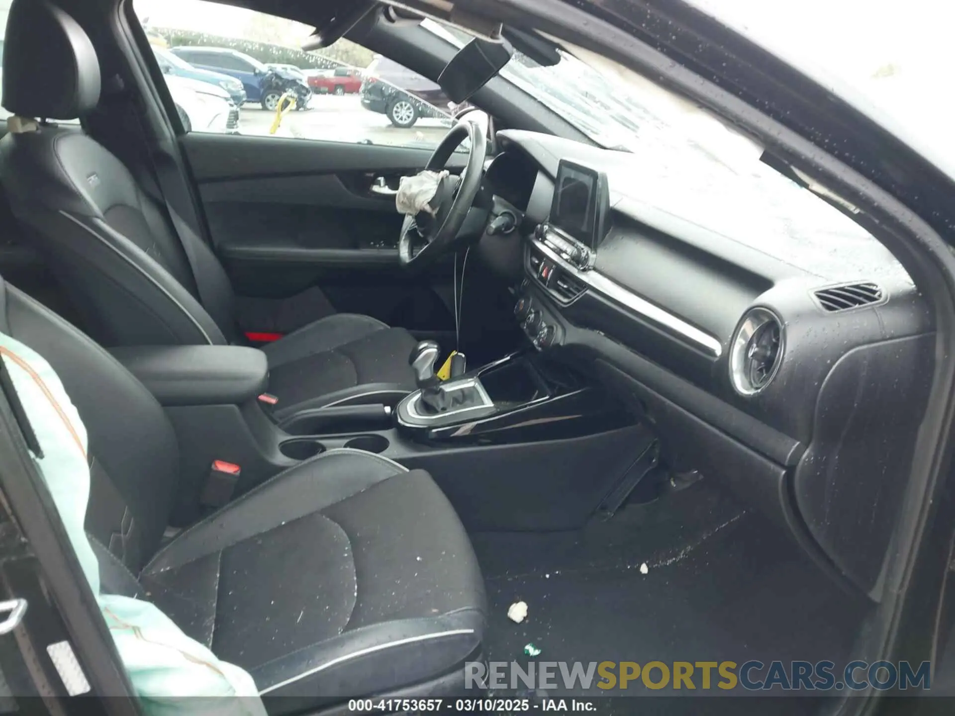 5 Photograph of a damaged car 3KPF34ADXLE165818 KIA FORTE 2020