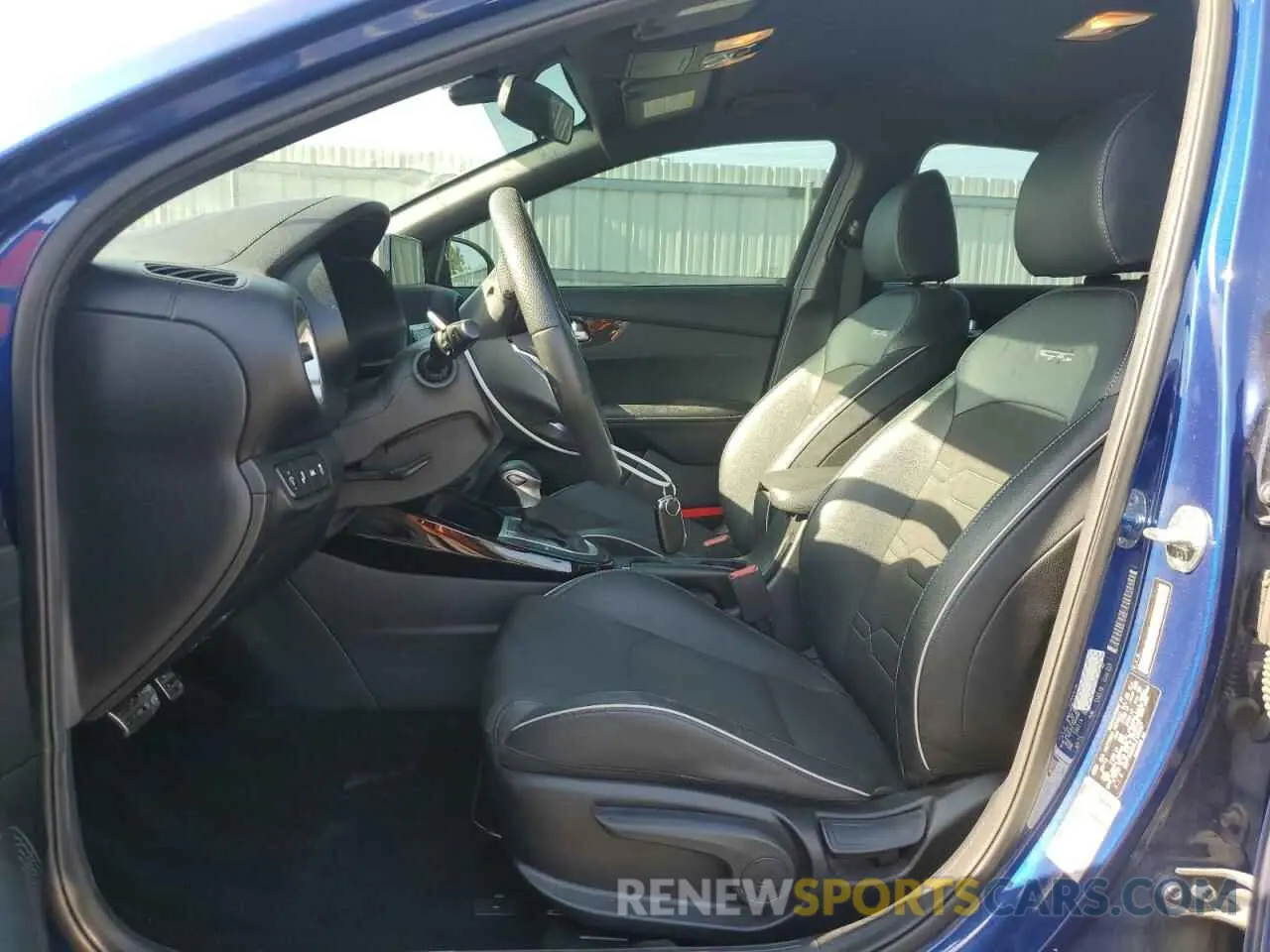 7 Photograph of a damaged car 3KPF34ADXLE166967 KIA FORTE 2020
