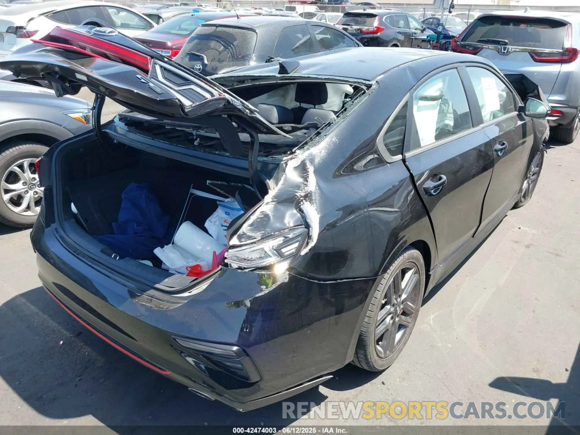 4 Photograph of a damaged car 3KPF34ADXLE247337 KIA FORTE 2020