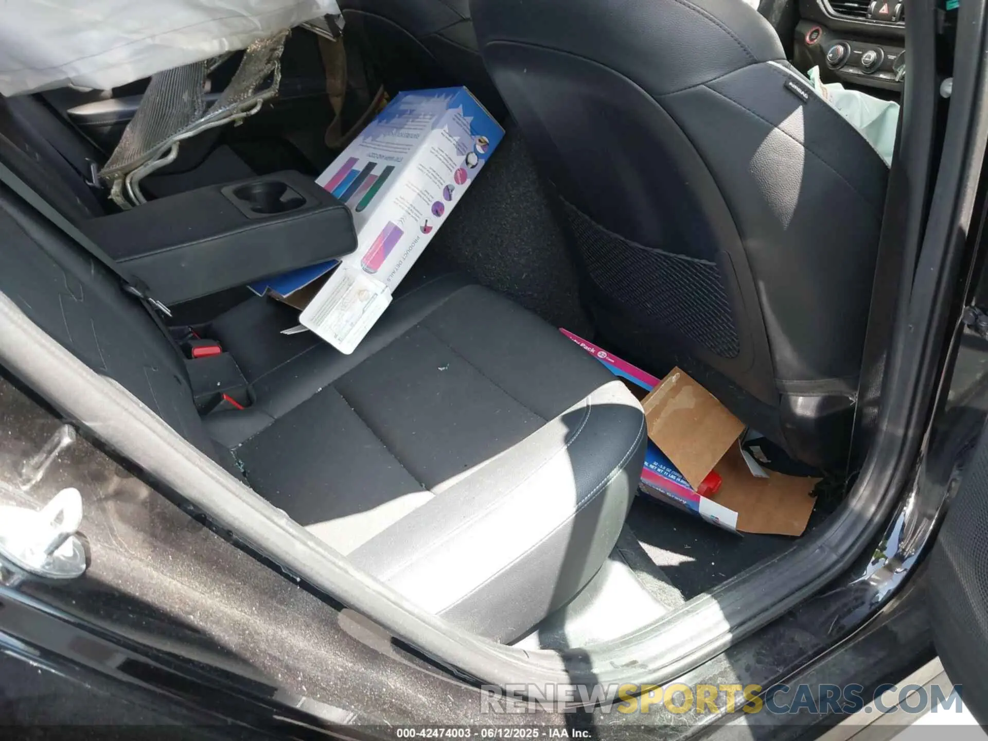 8 Photograph of a damaged car 3KPF34ADXLE247337 KIA FORTE 2020