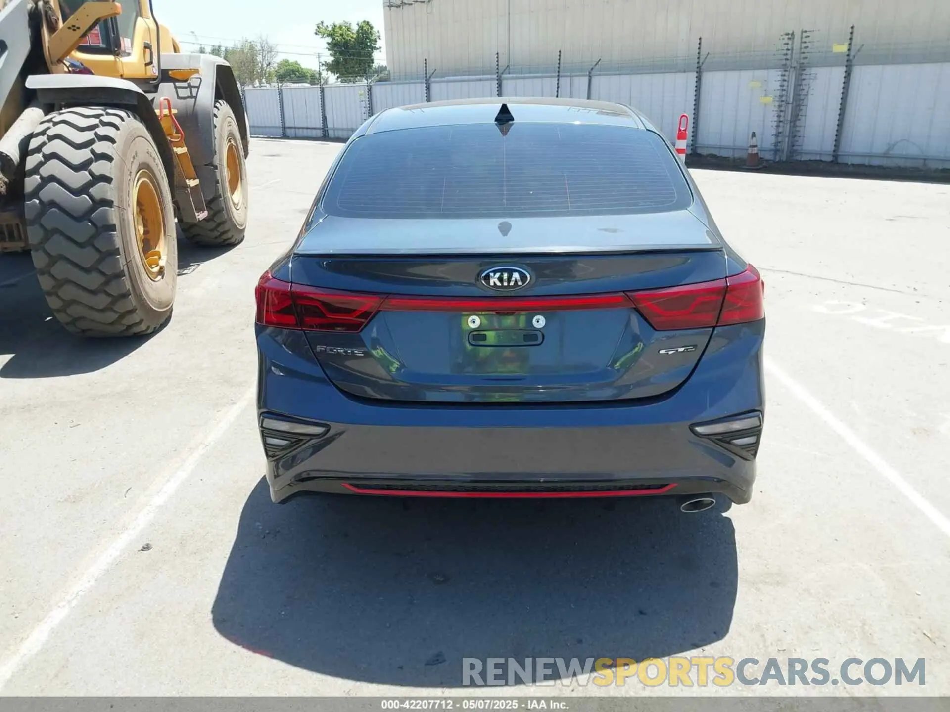 16 Photograph of a damaged car 3KPF34ADXLE252117 KIA FORTE 2020