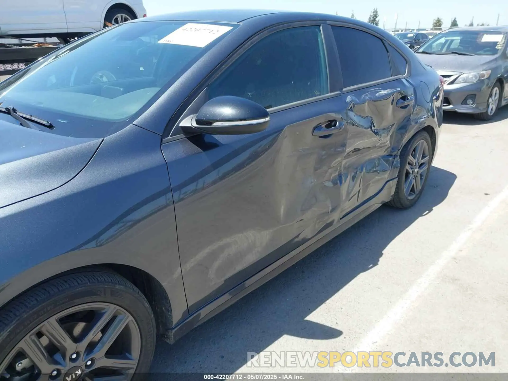 6 Photograph of a damaged car 3KPF34ADXLE252117 KIA FORTE 2020
