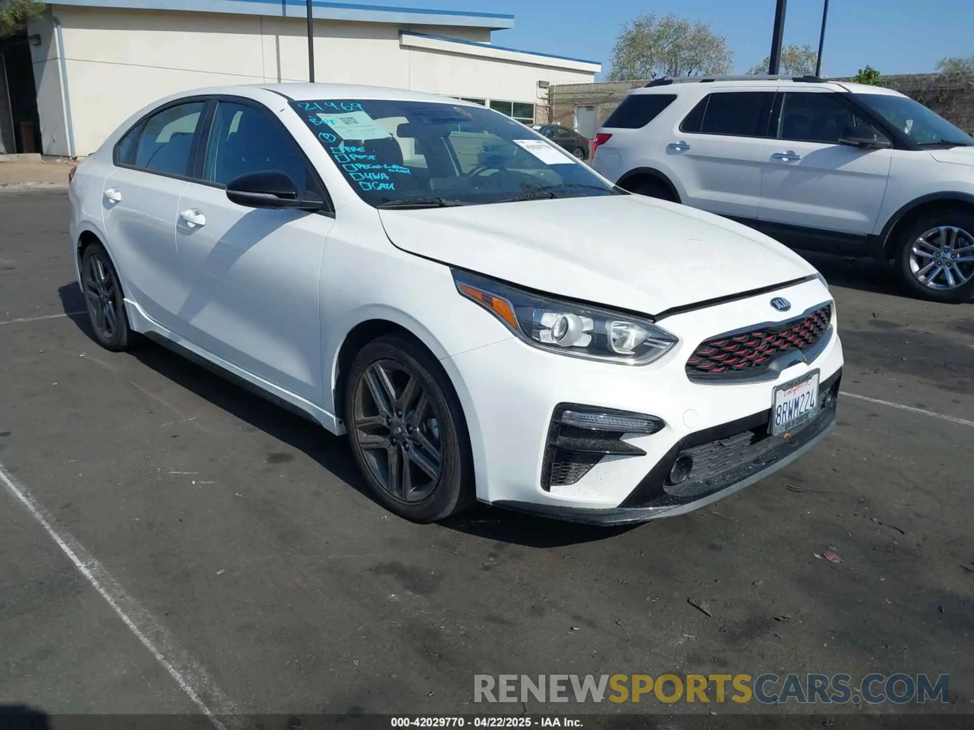 1 Photograph of a damaged car 3KPF34ADXLE256037 KIA FORTE 2020