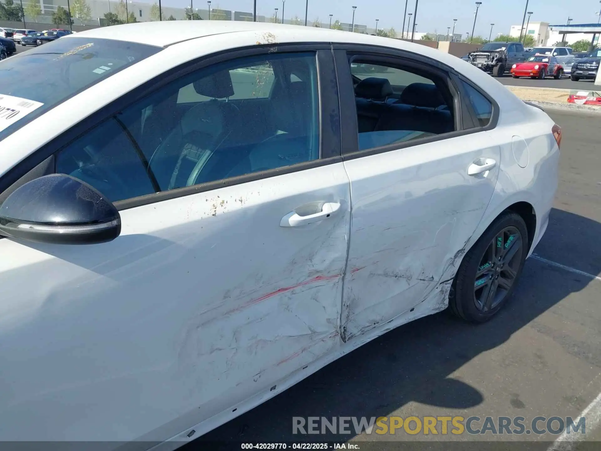12 Photograph of a damaged car 3KPF34ADXLE256037 KIA FORTE 2020