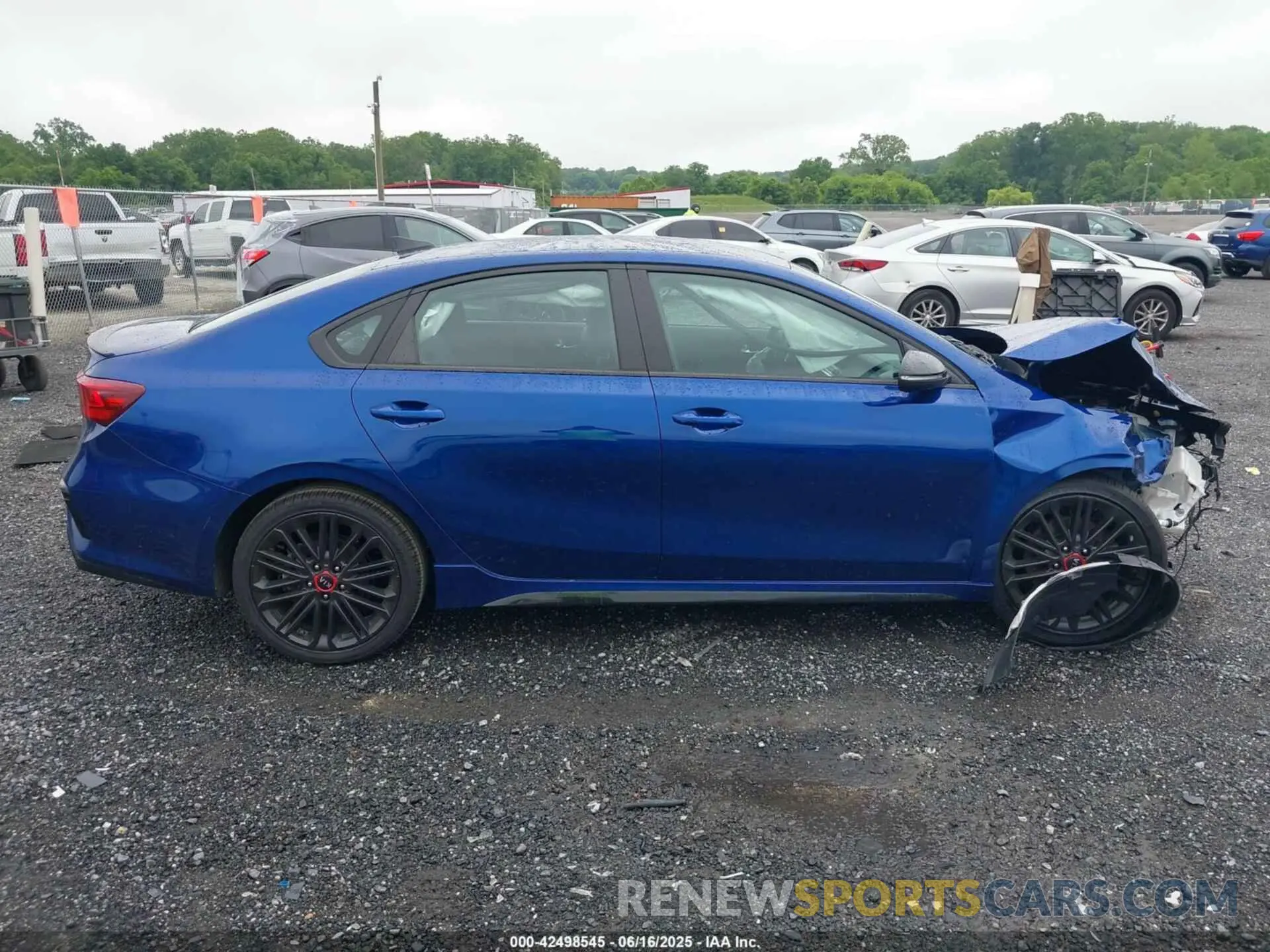 13 Photograph of a damaged car 3KPF44AC0LE215338 KIA FORTE 2020