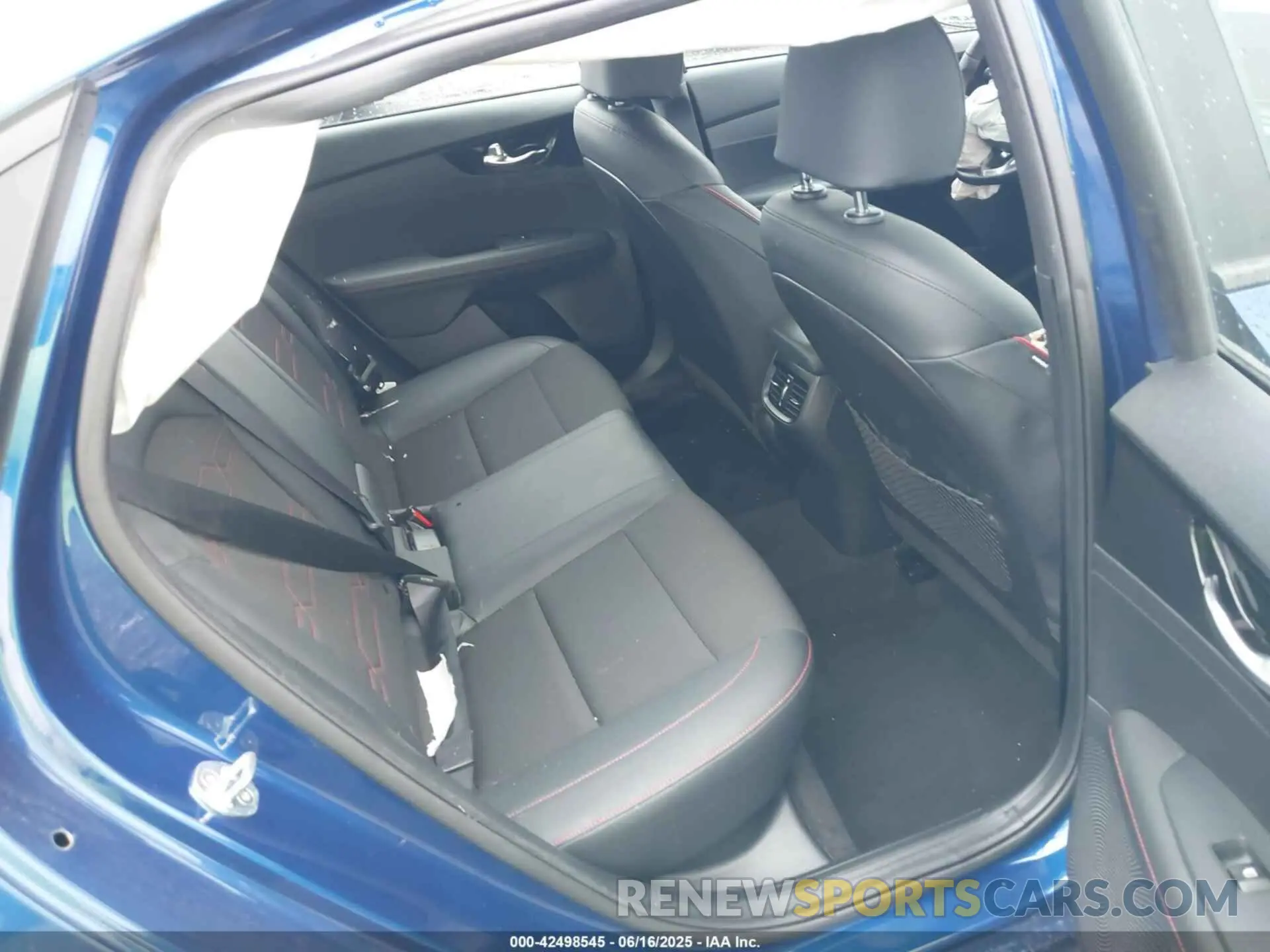 8 Photograph of a damaged car 3KPF44AC0LE215338 KIA FORTE 2020