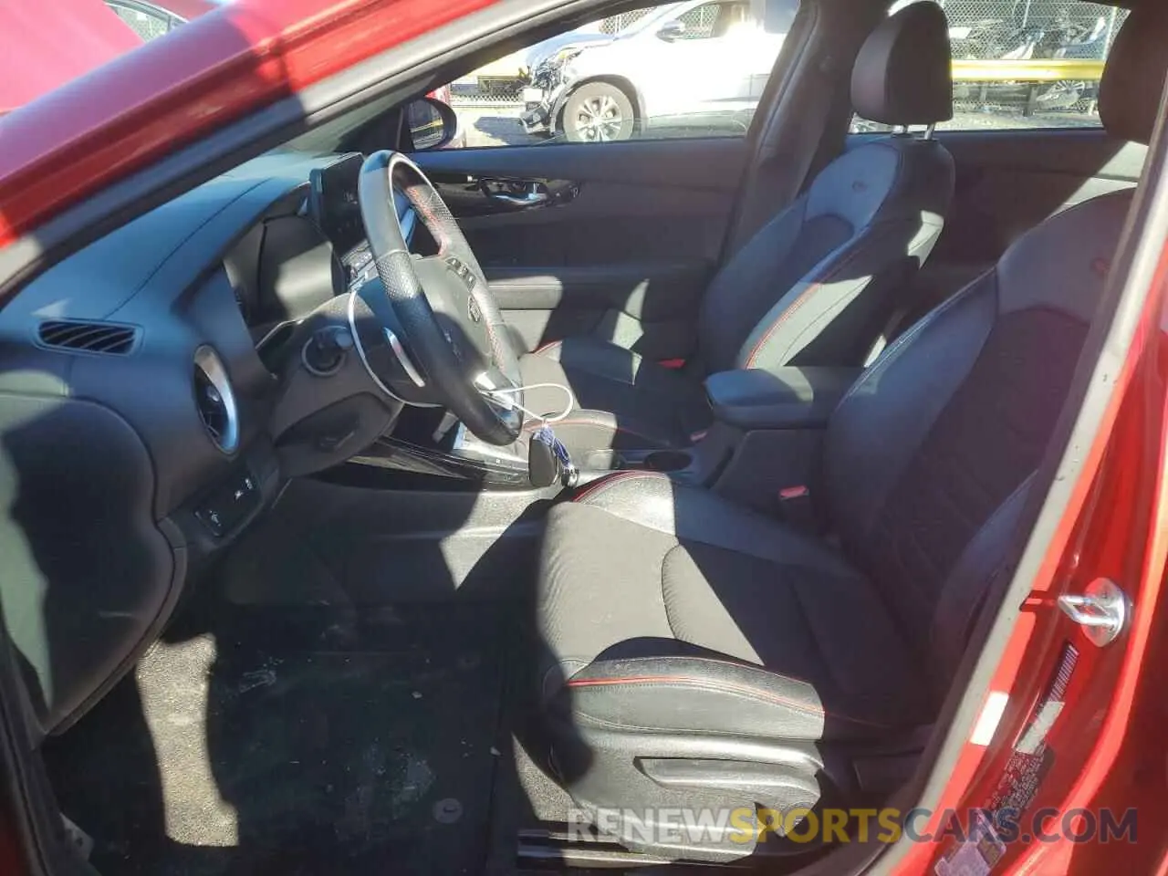 7 Photograph of a damaged car 3KPF44AC0LE258724 KIA FORTE 2020