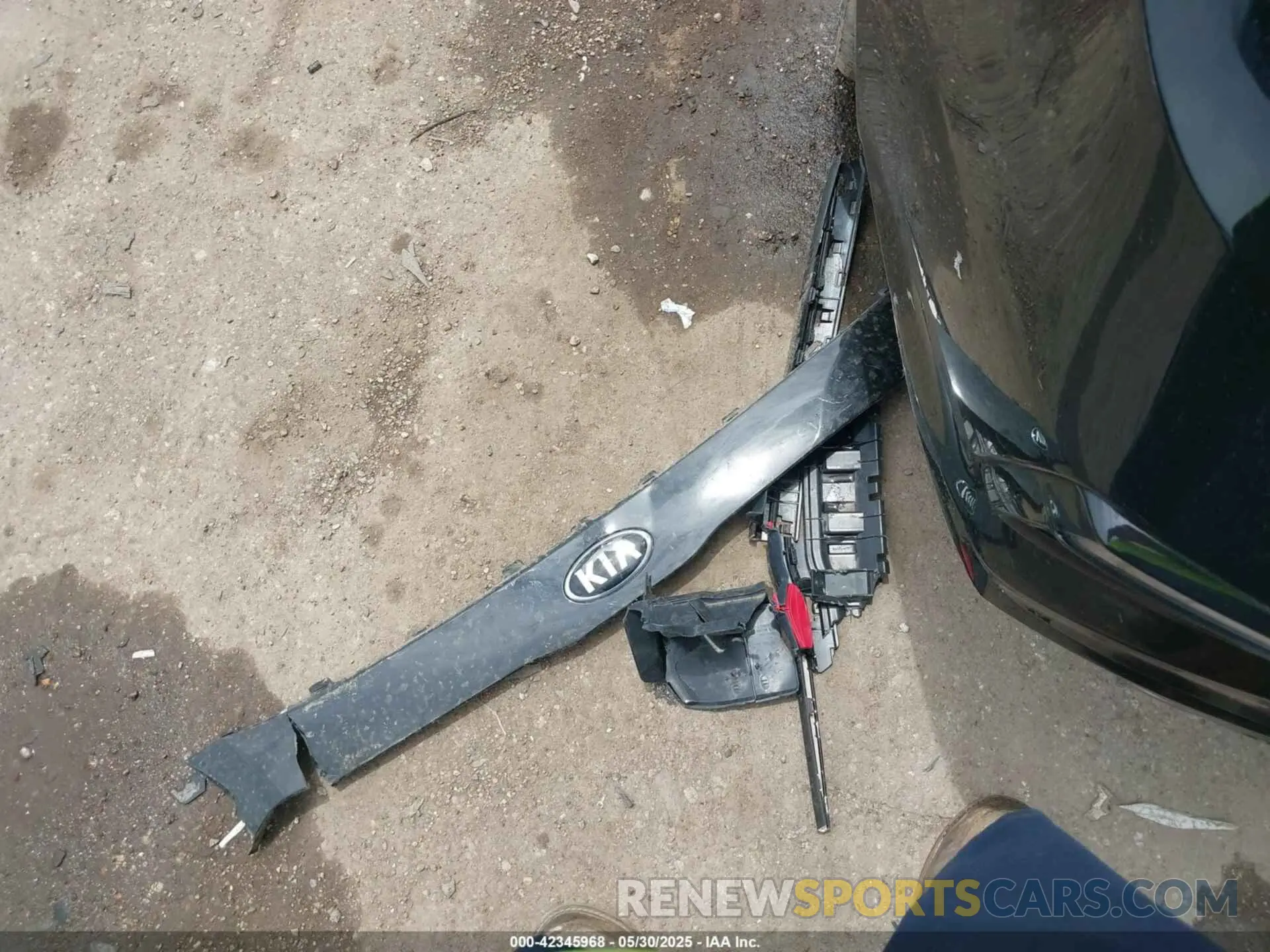 12 Photograph of a damaged car 3KPF44AC3LE238340 KIA FORTE 2020