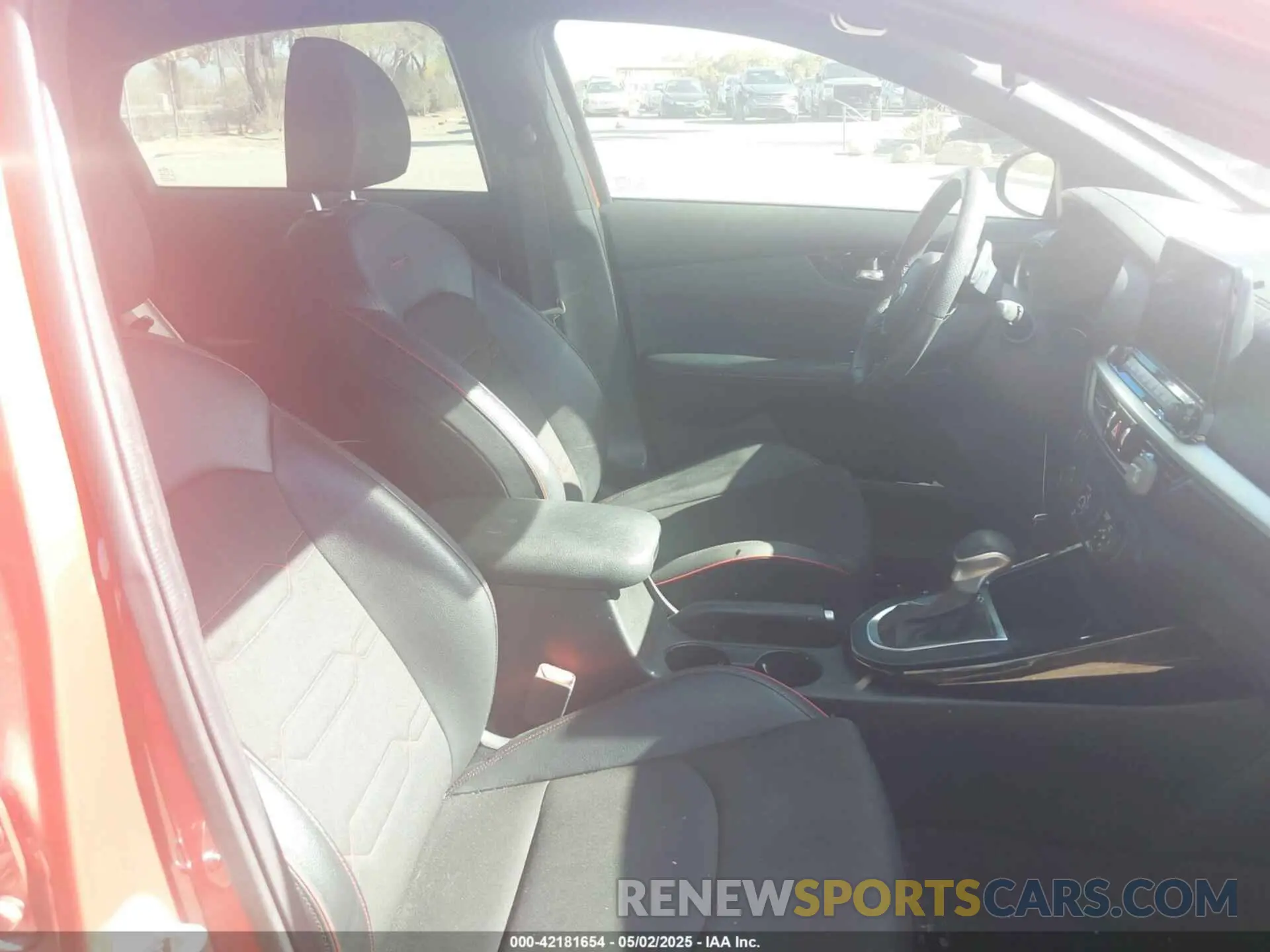 5 Photograph of a damaged car 3KPF44AC9LE227620 KIA FORTE 2020