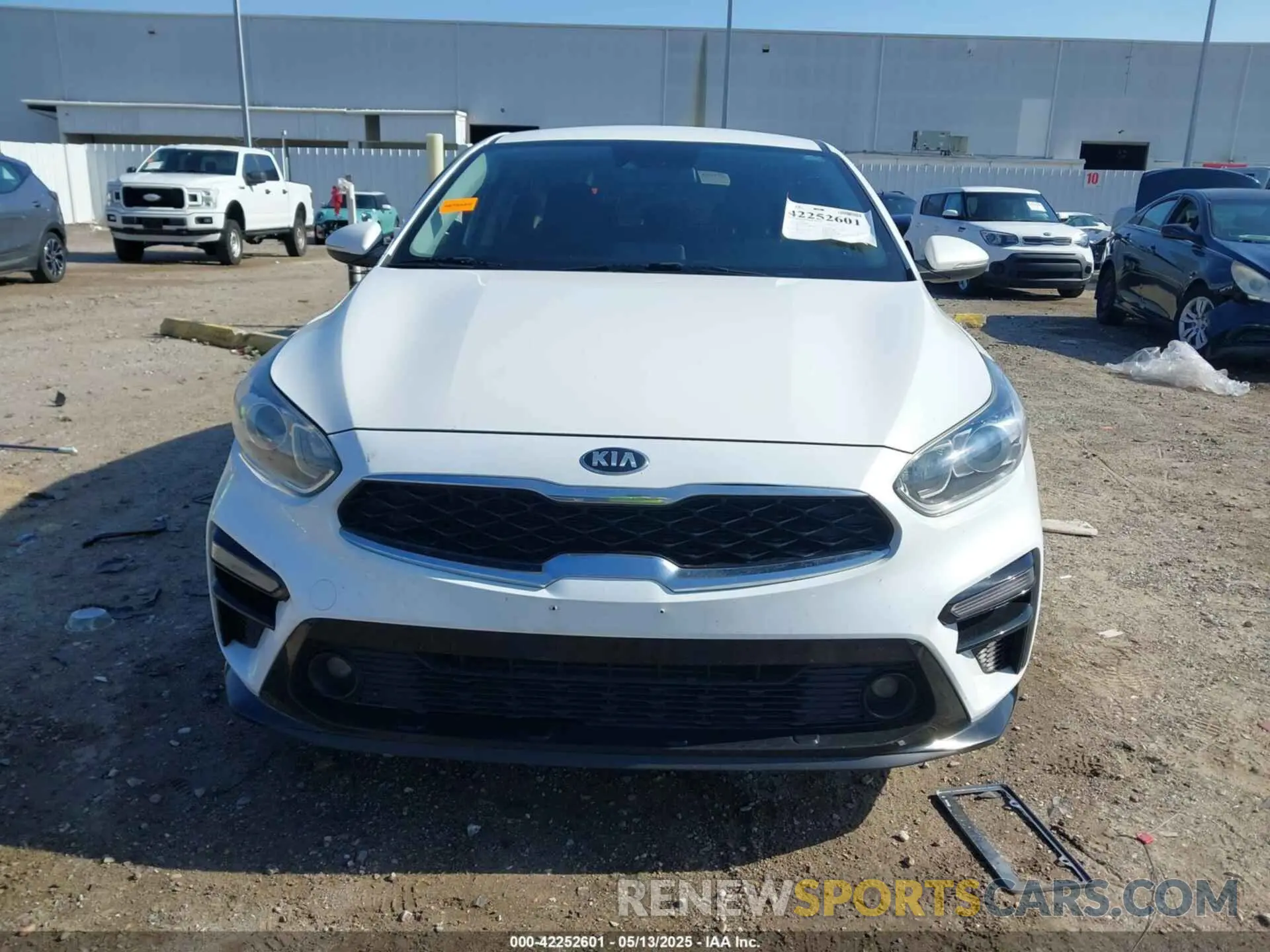 11 Photograph of a damaged car 3KPF54AD0LE244828 KIA FORTE 2020