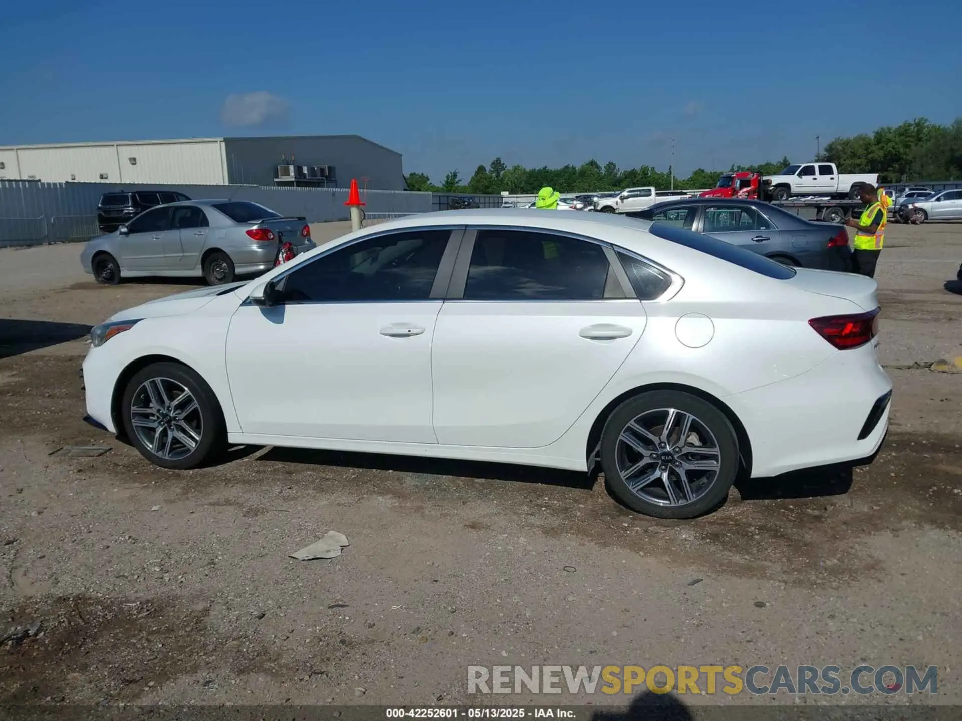 13 Photograph of a damaged car 3KPF54AD0LE244828 KIA FORTE 2020