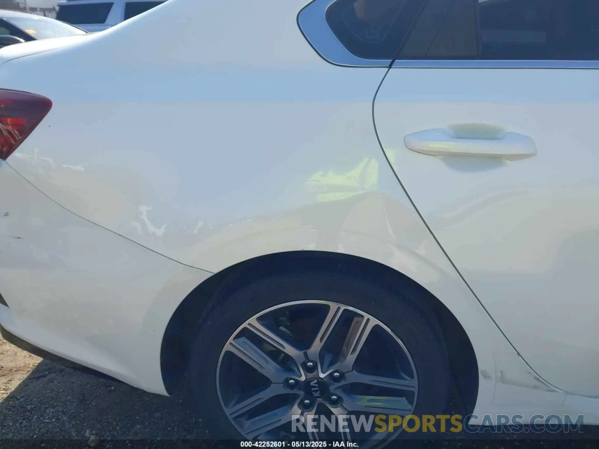 18 Photograph of a damaged car 3KPF54AD0LE244828 KIA FORTE 2020