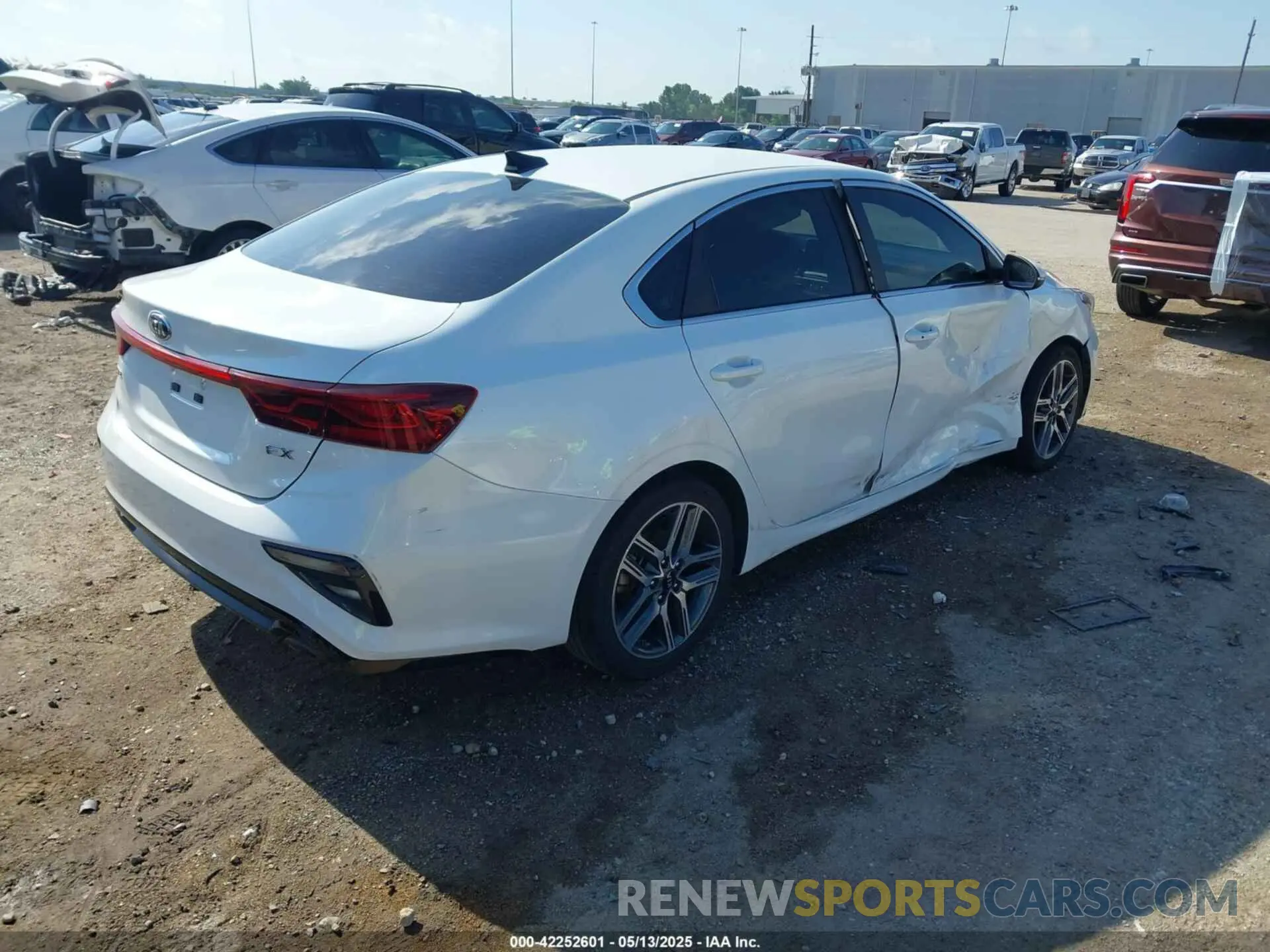 4 Photograph of a damaged car 3KPF54AD0LE244828 KIA FORTE 2020