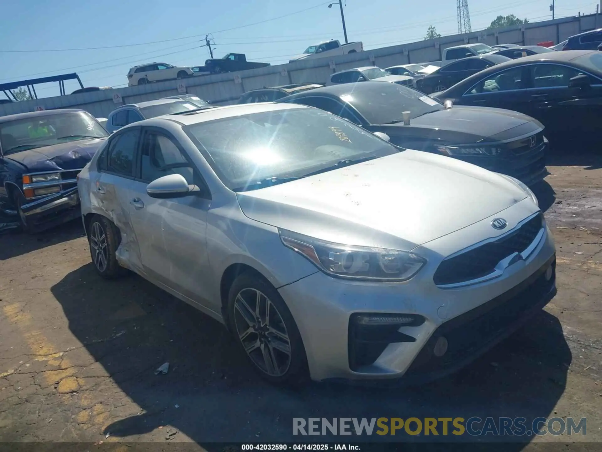 1 Photograph of a damaged car 3KPF54AD2LE209899 KIA FORTE 2020