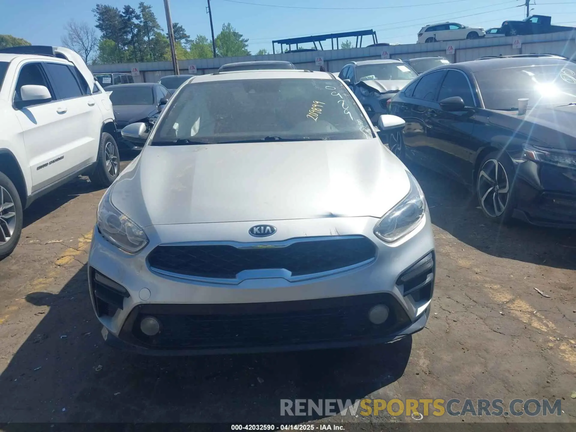11 Photograph of a damaged car 3KPF54AD2LE209899 KIA FORTE 2020