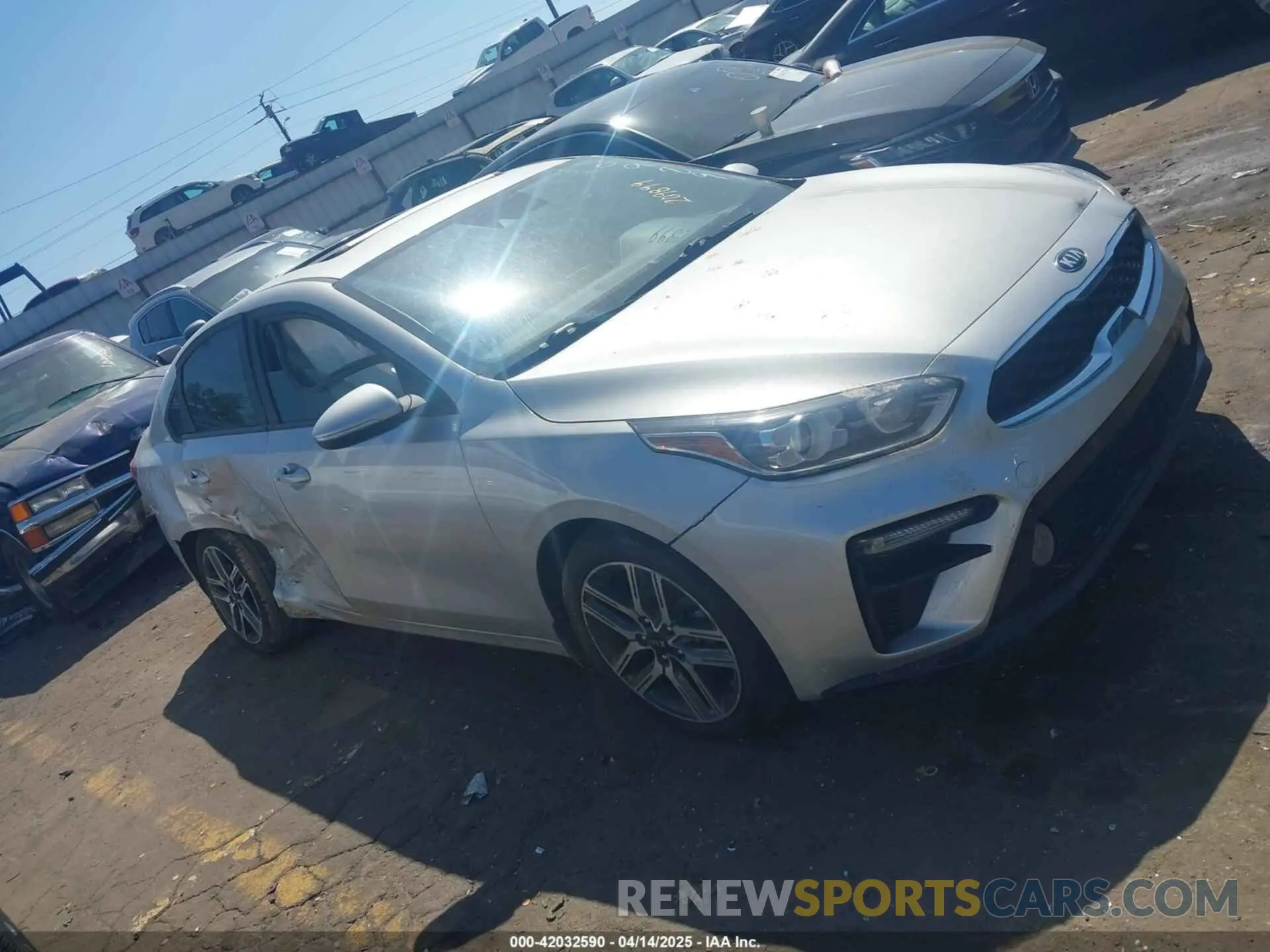 12 Photograph of a damaged car 3KPF54AD2LE209899 KIA FORTE 2020
