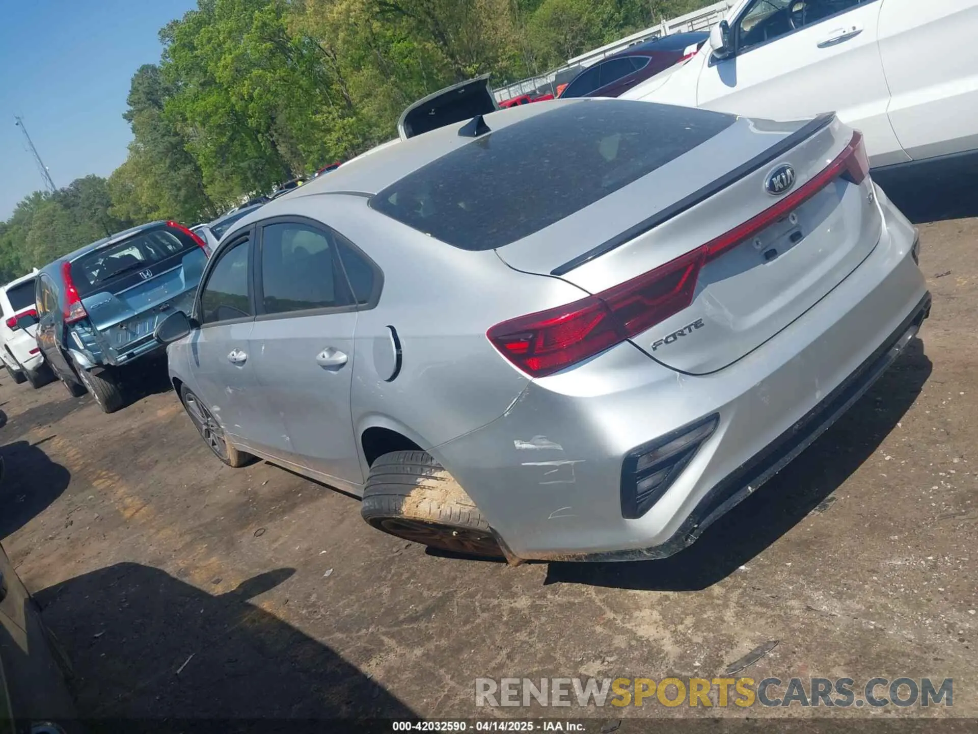 3 Photograph of a damaged car 3KPF54AD2LE209899 KIA FORTE 2020