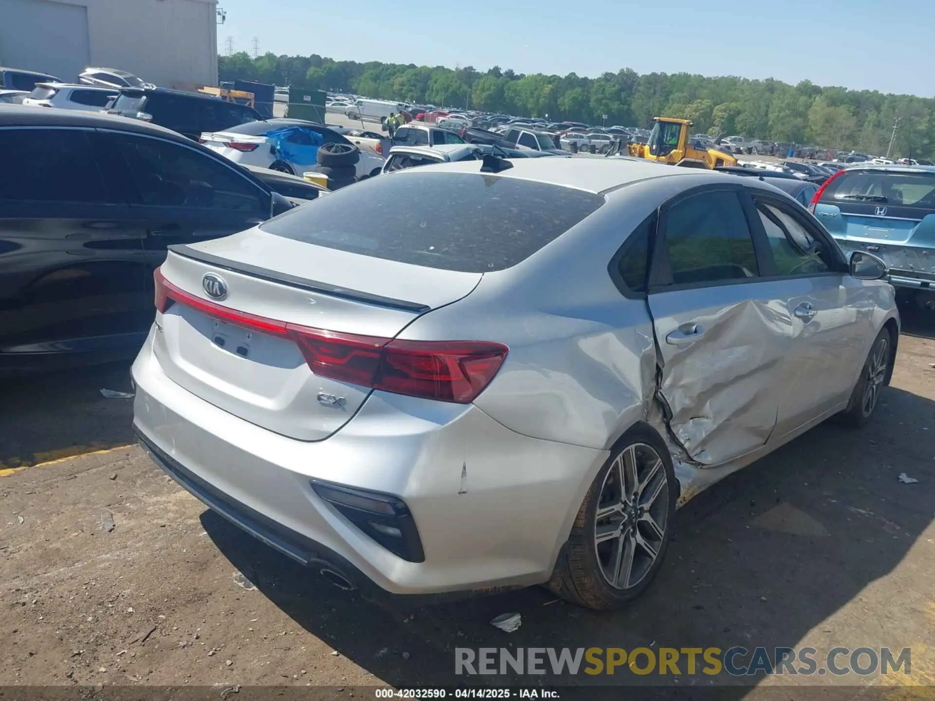 4 Photograph of a damaged car 3KPF54AD2LE209899 KIA FORTE 2020