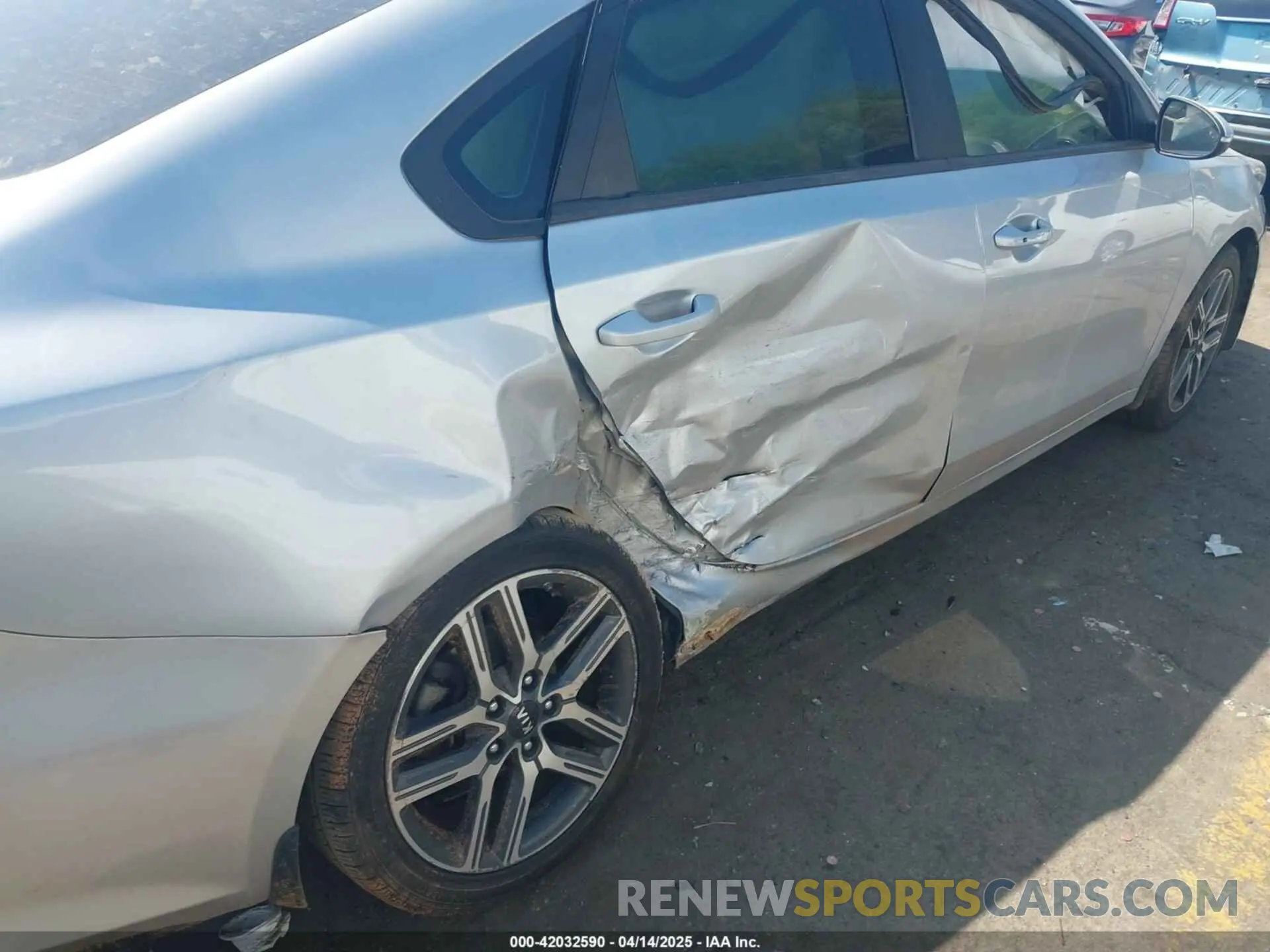 6 Photograph of a damaged car 3KPF54AD2LE209899 KIA FORTE 2020