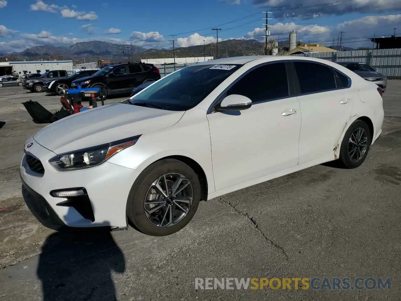 1 Photograph of a damaged car 3KPF54AD4LE253662 KIA FORTE 2020