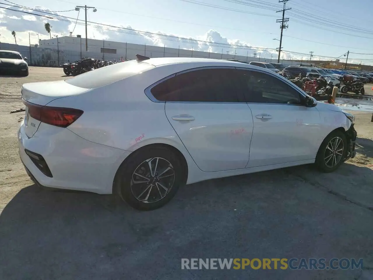 3 Photograph of a damaged car 3KPF54AD4LE253662 KIA FORTE 2020