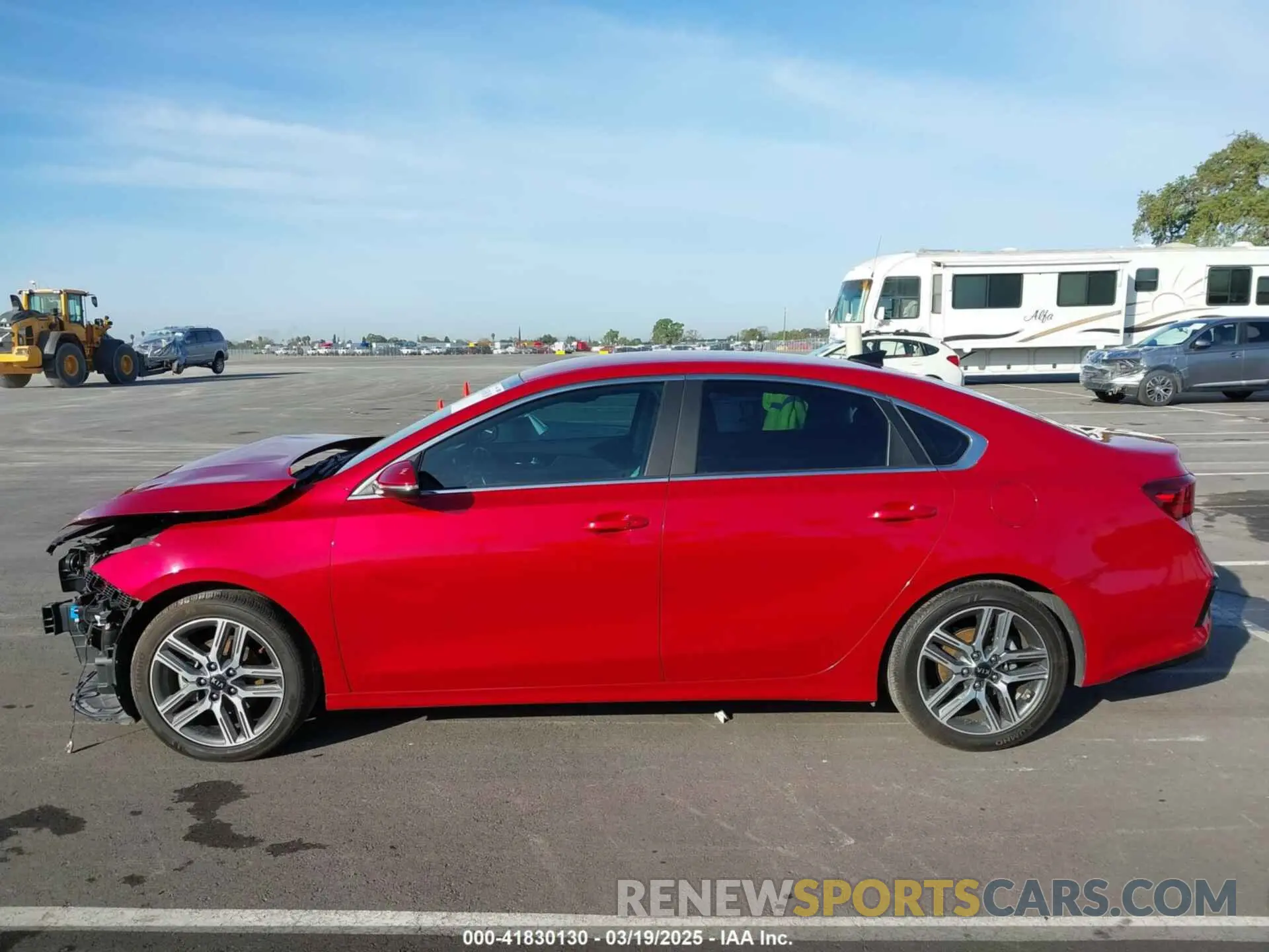 14 Photograph of a damaged car 3KPF54AD8LE254619 KIA FORTE 2020
