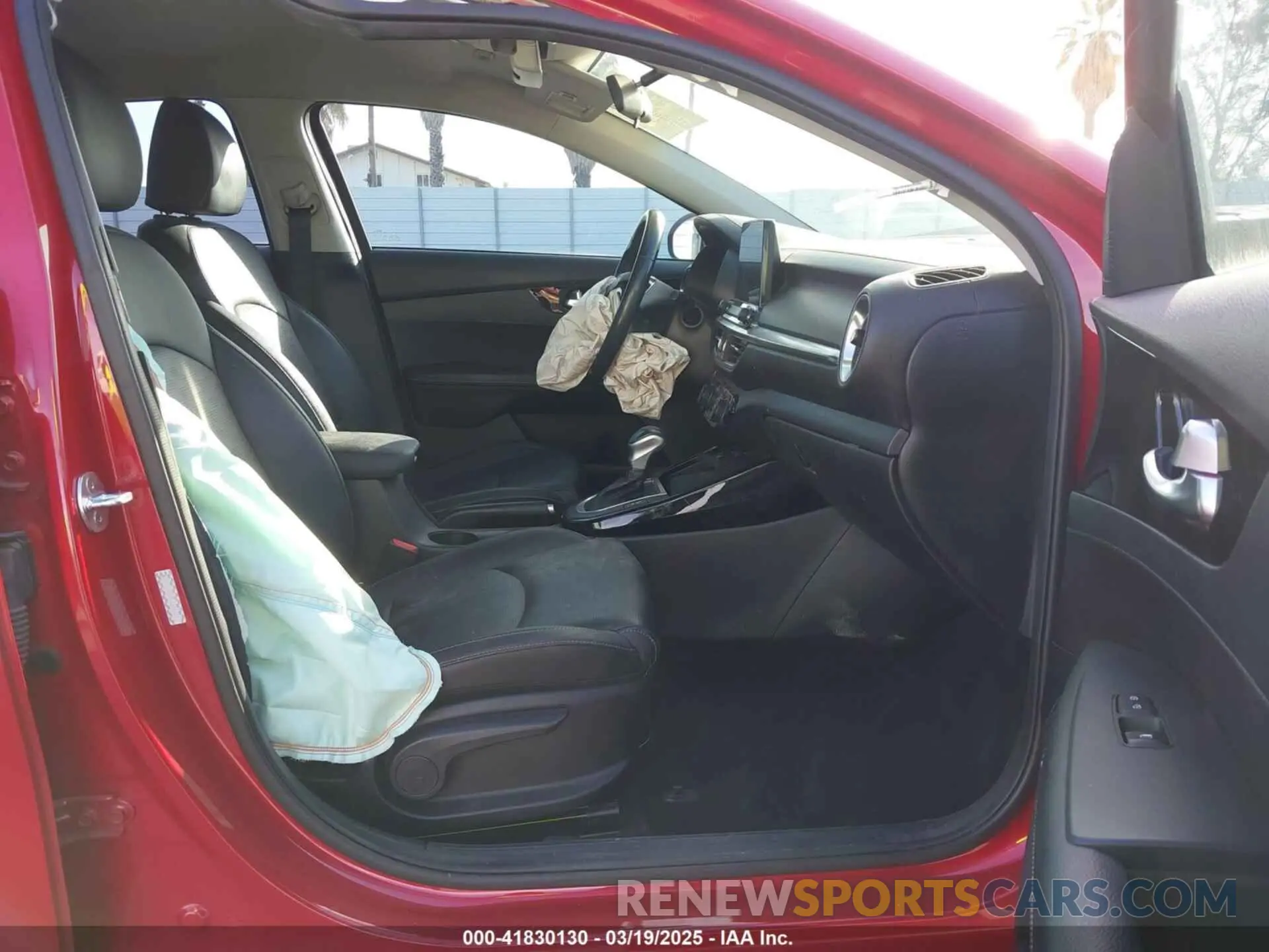 5 Photograph of a damaged car 3KPF54AD8LE254619 KIA FORTE 2020