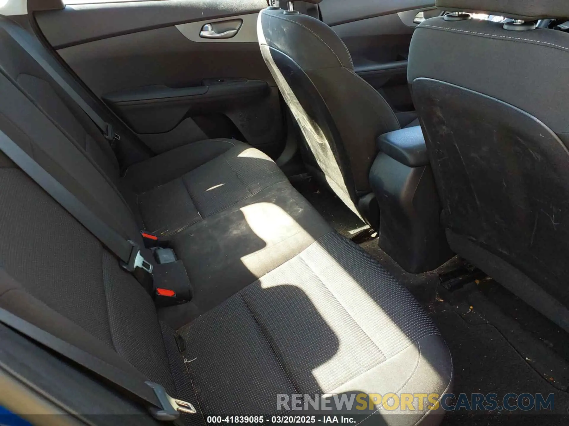 8 Photograph of a damaged car 3KPF24AD0ME264586 KIA FORTE 2021