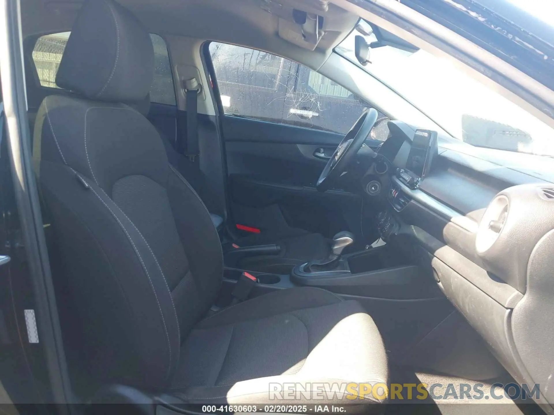 5 Photograph of a damaged car 3KPF24AD0ME267391 KIA FORTE 2021