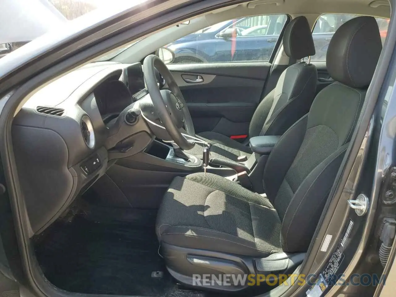 7 Photograph of a damaged car 3KPF24AD0ME289083 KIA FORTE 2021