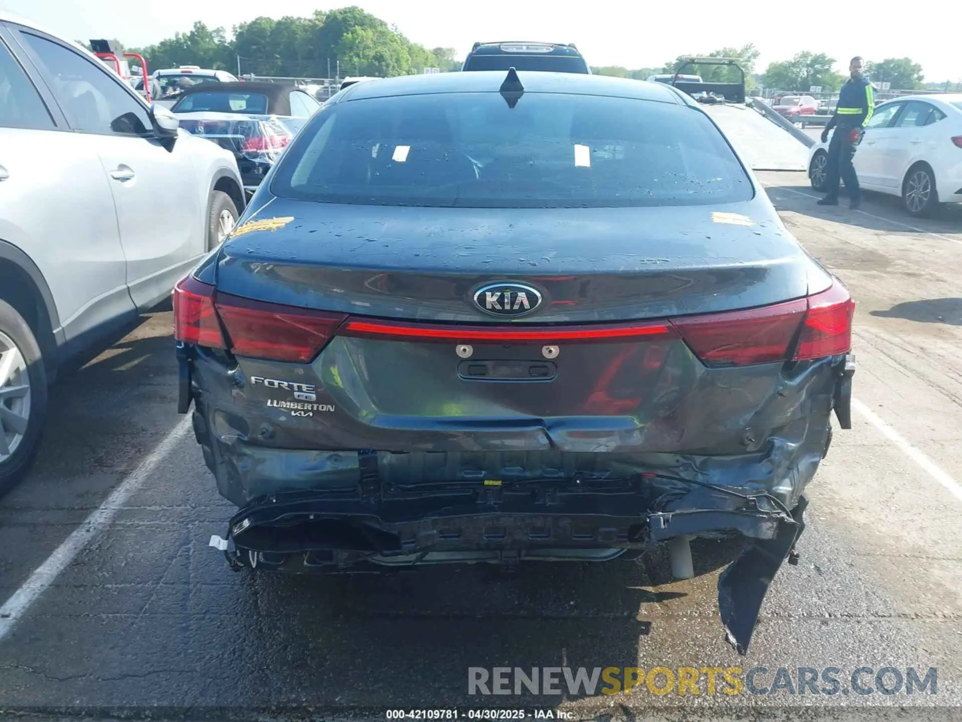 16 Photograph of a damaged car 3KPF24AD0ME322311 KIA FORTE 2021