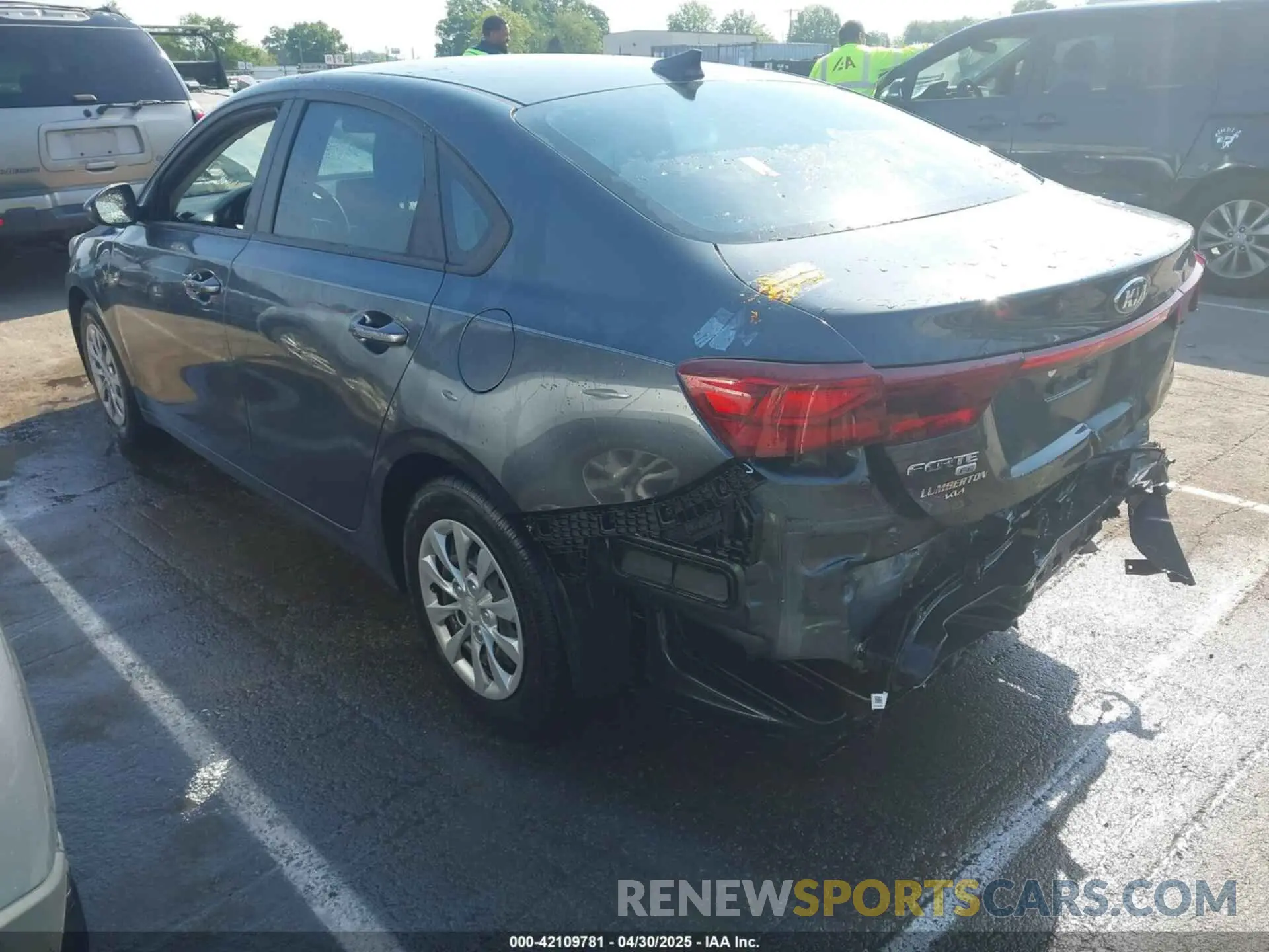 3 Photograph of a damaged car 3KPF24AD0ME322311 KIA FORTE 2021