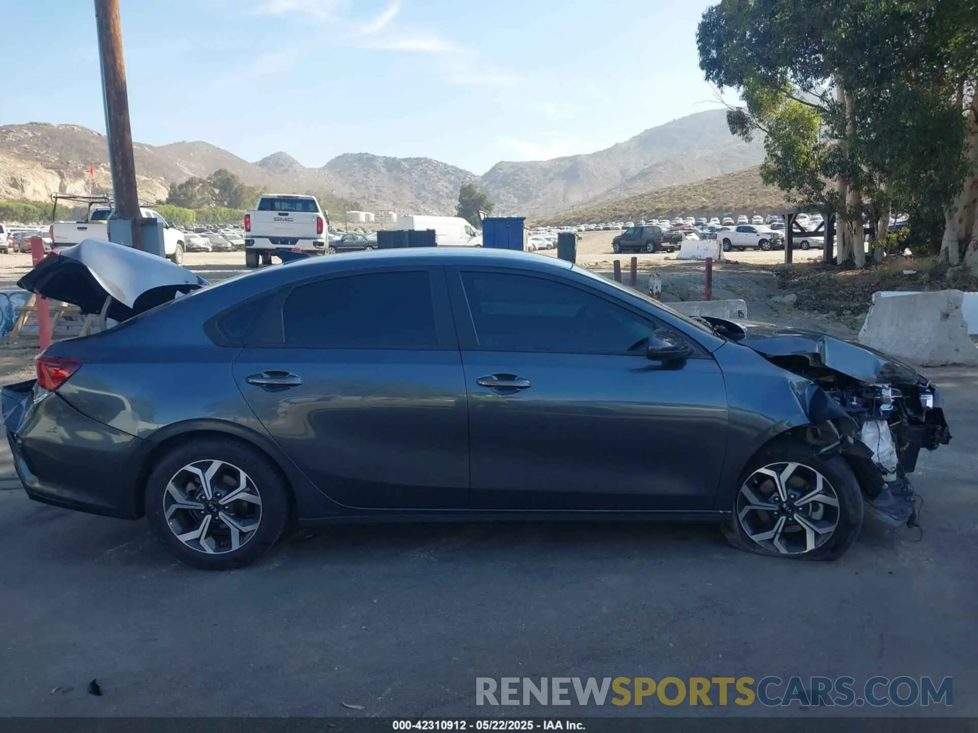 13 Photograph of a damaged car 3KPF24AD0ME329971 KIA FORTE 2021