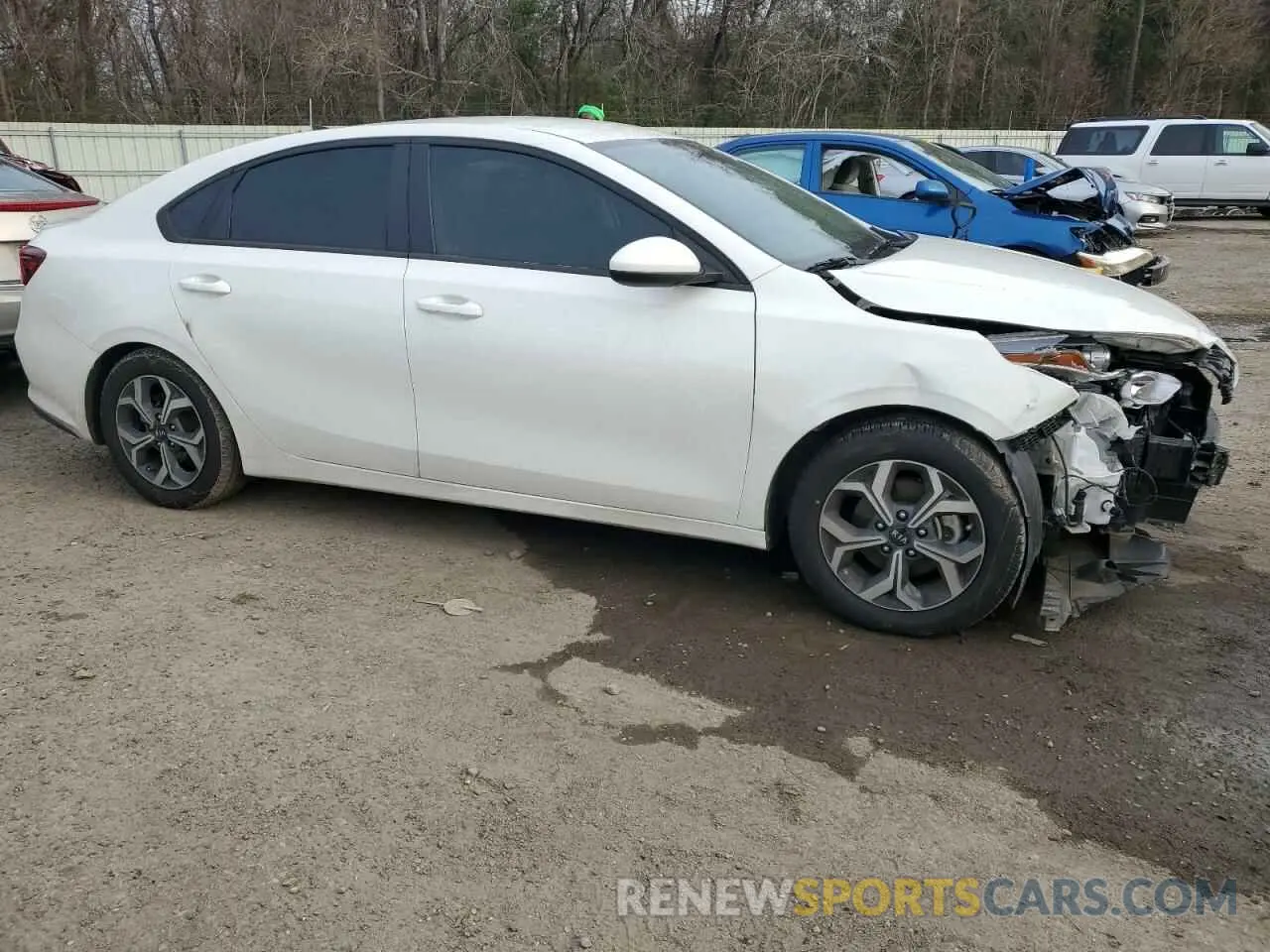4 Photograph of a damaged car 3KPF24AD0ME331333 KIA FORTE 2021
