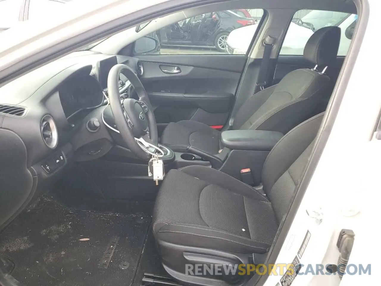 7 Photograph of a damaged car 3KPF24AD0ME331333 KIA FORTE 2021