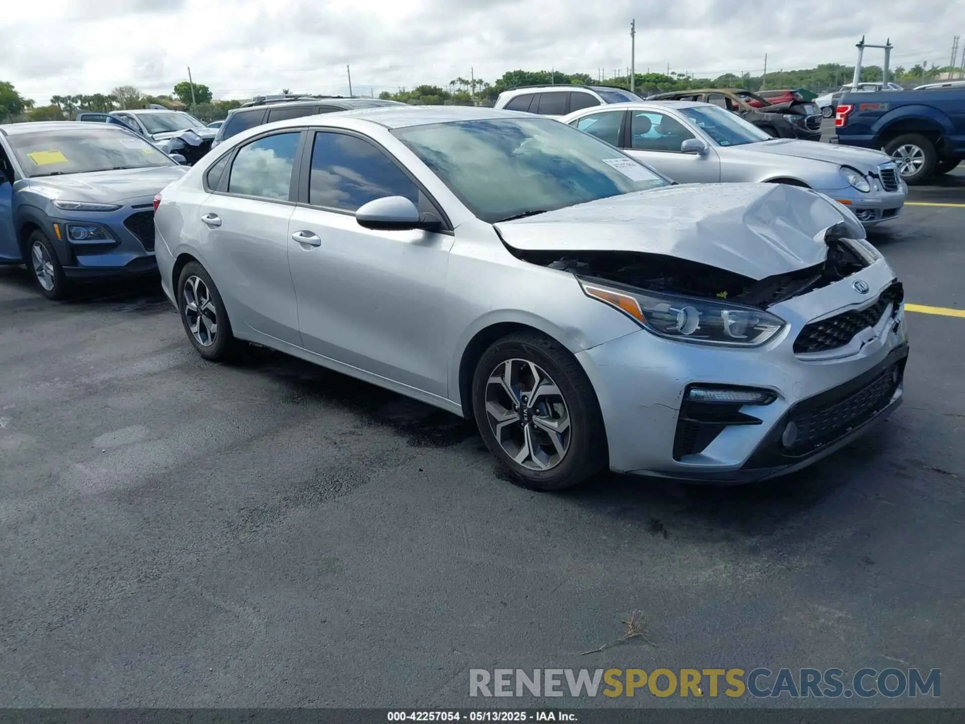 1 Photograph of a damaged car 3KPF24AD0ME334880 KIA FORTE 2021