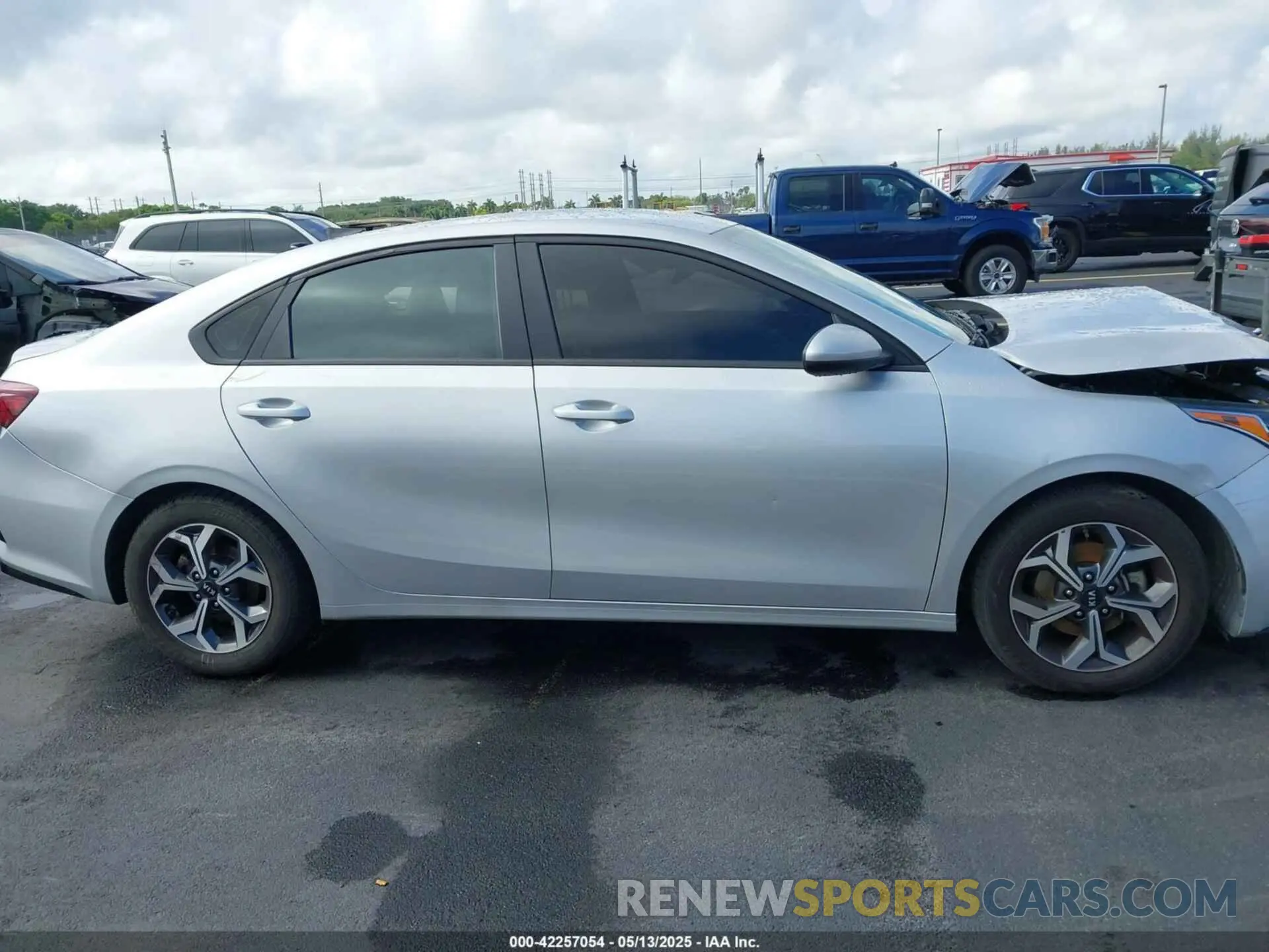 13 Photograph of a damaged car 3KPF24AD0ME334880 KIA FORTE 2021