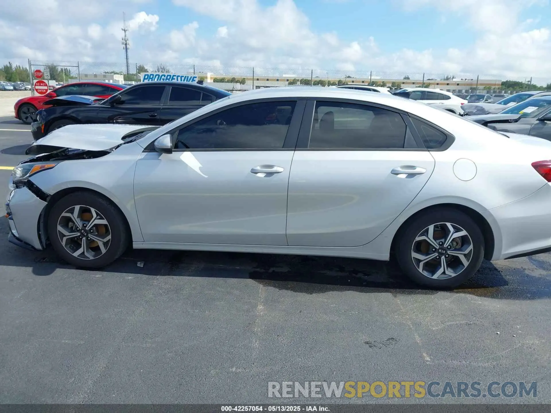 14 Photograph of a damaged car 3KPF24AD0ME334880 KIA FORTE 2021