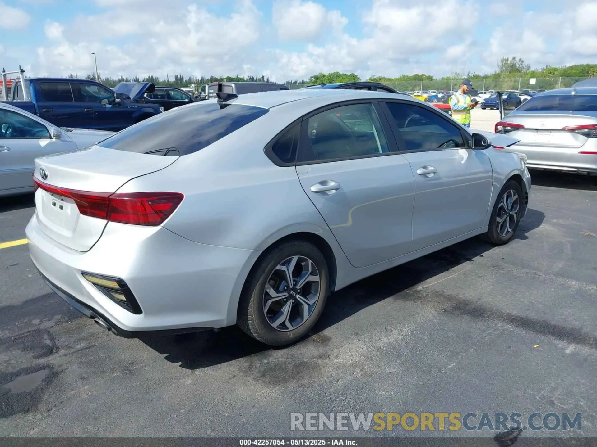 4 Photograph of a damaged car 3KPF24AD0ME334880 KIA FORTE 2021