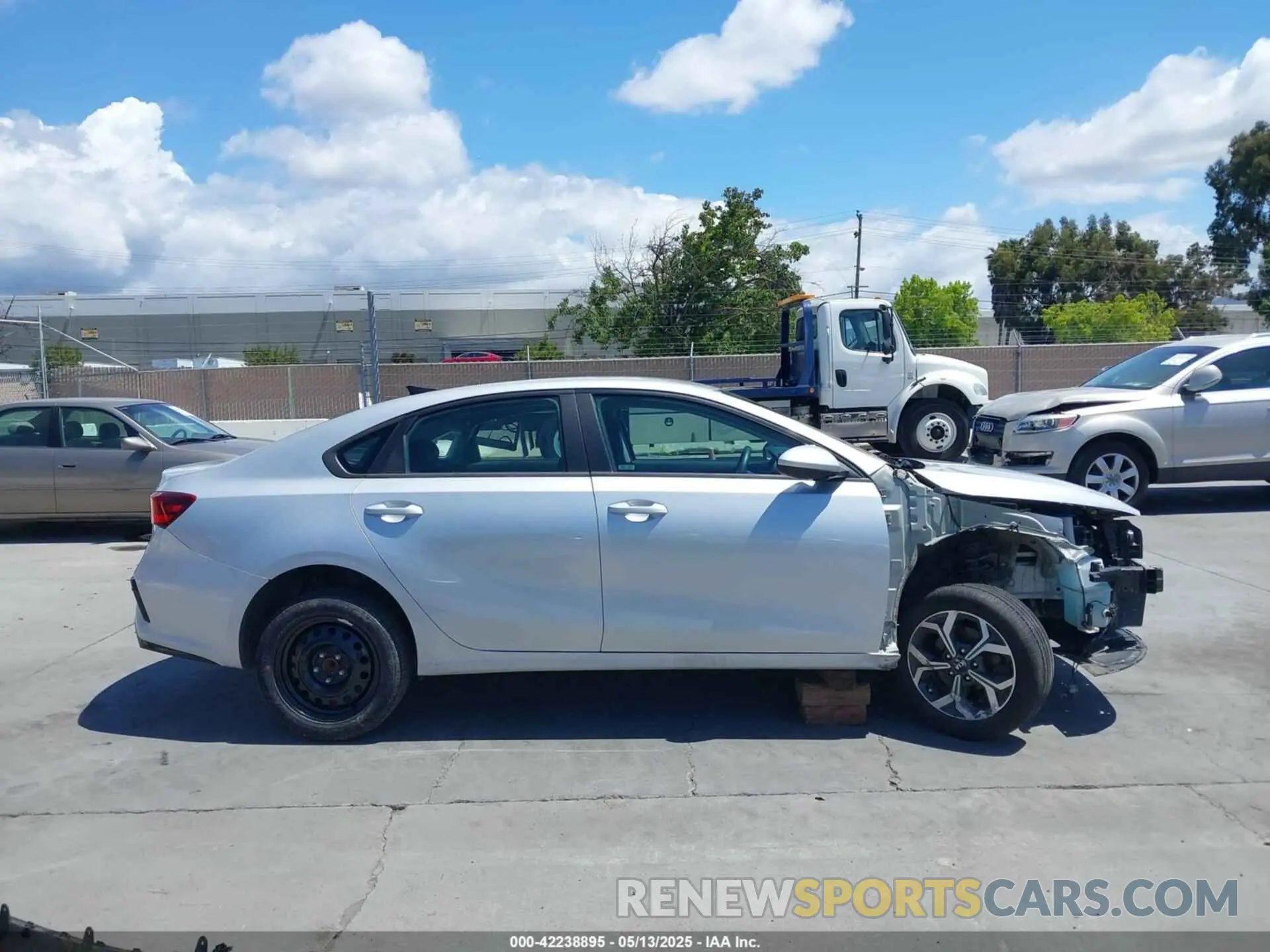 14 Photograph of a damaged car 3KPF24AD0ME349234 KIA FORTE 2021
