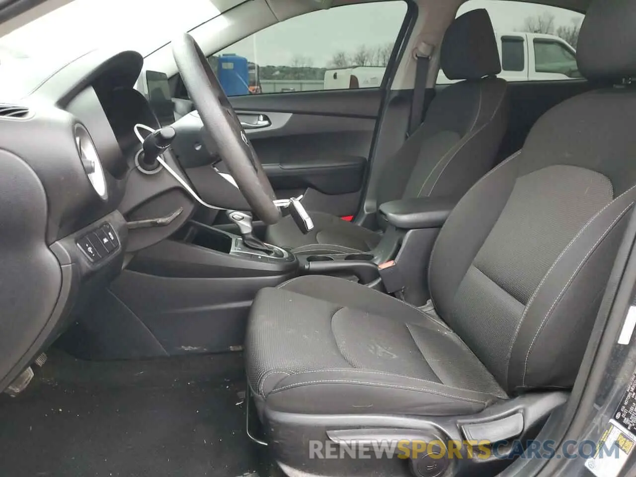 7 Photograph of a damaged car 3KPF24AD0ME358256 KIA FORTE 2021