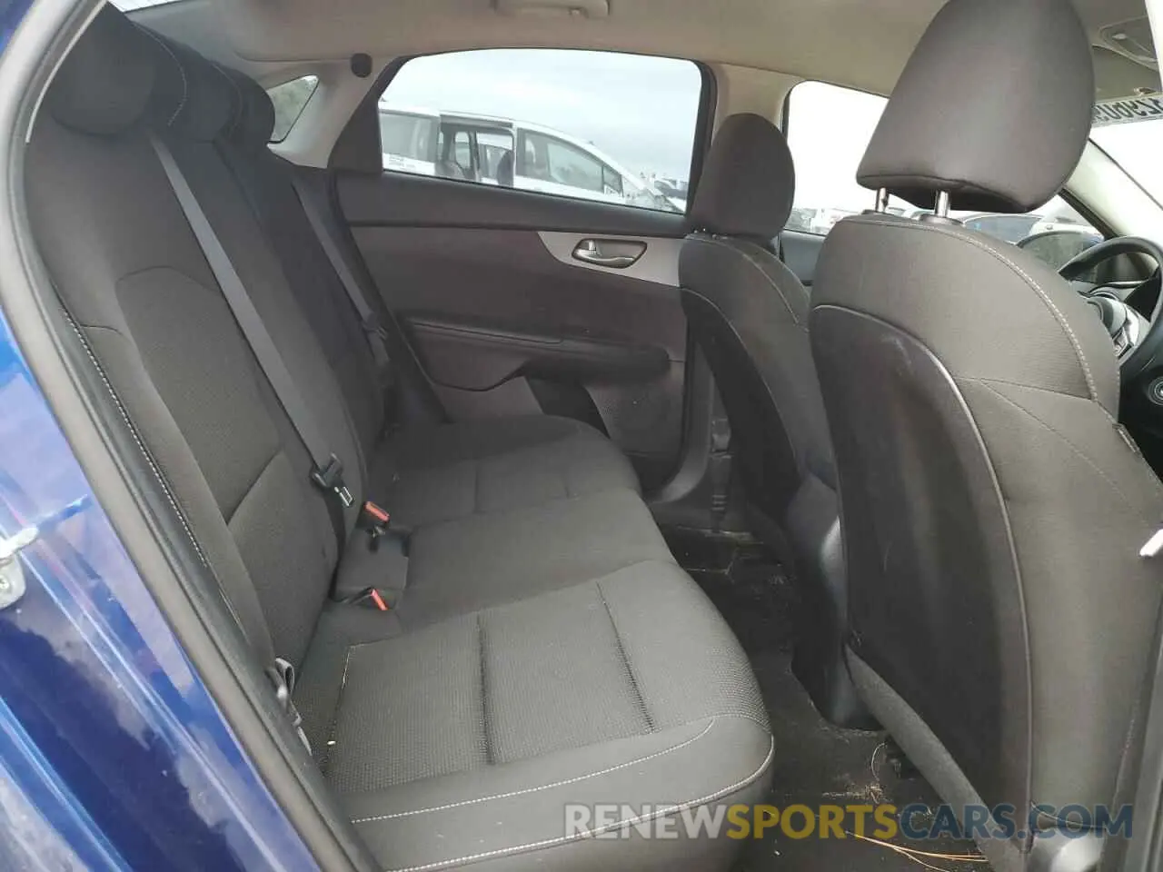 10 Photograph of a damaged car 3KPF24AD0ME360167 KIA FORTE 2021