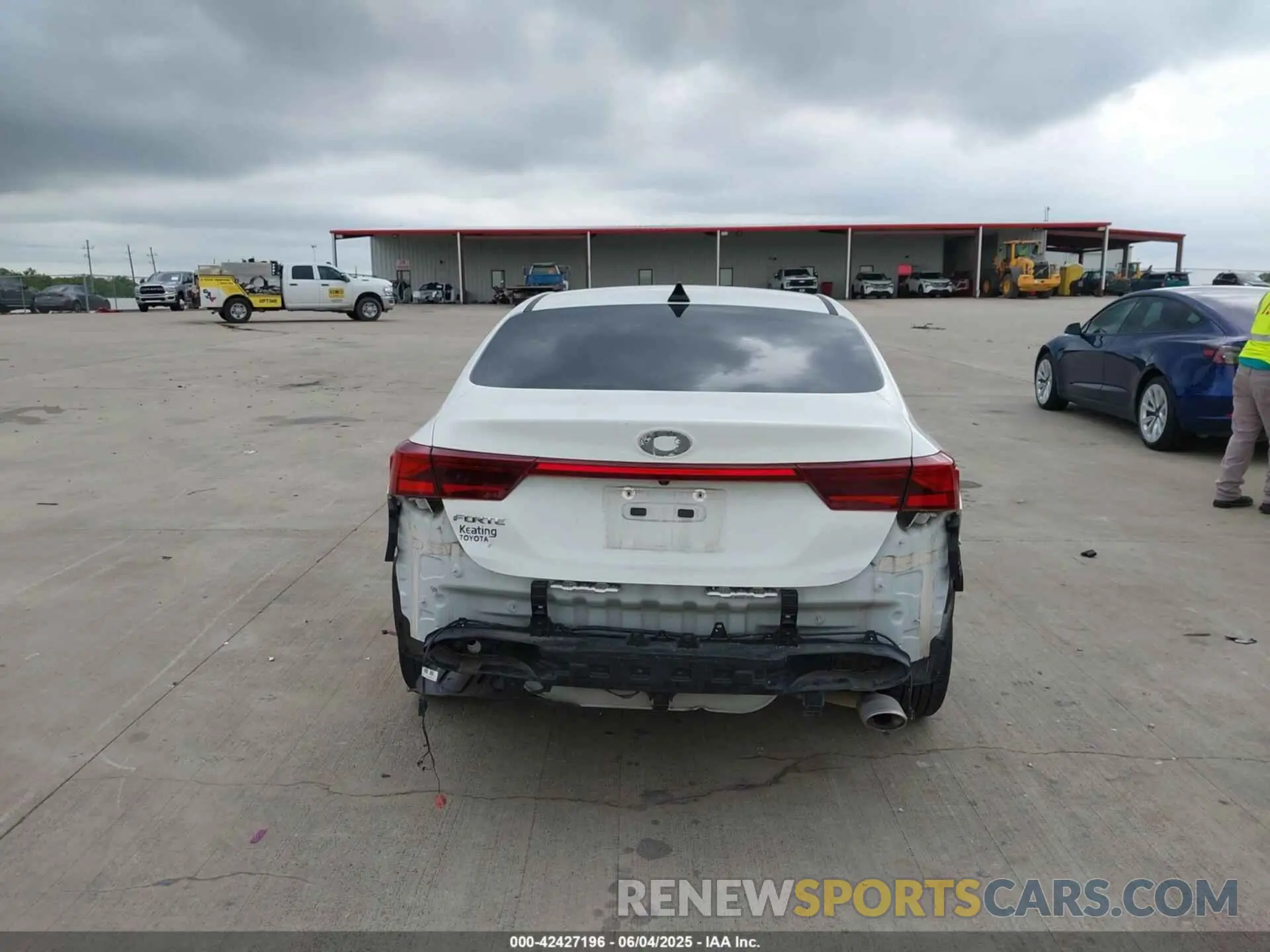 15 Photograph of a damaged car 3KPF24AD0ME361786 KIA FORTE 2021