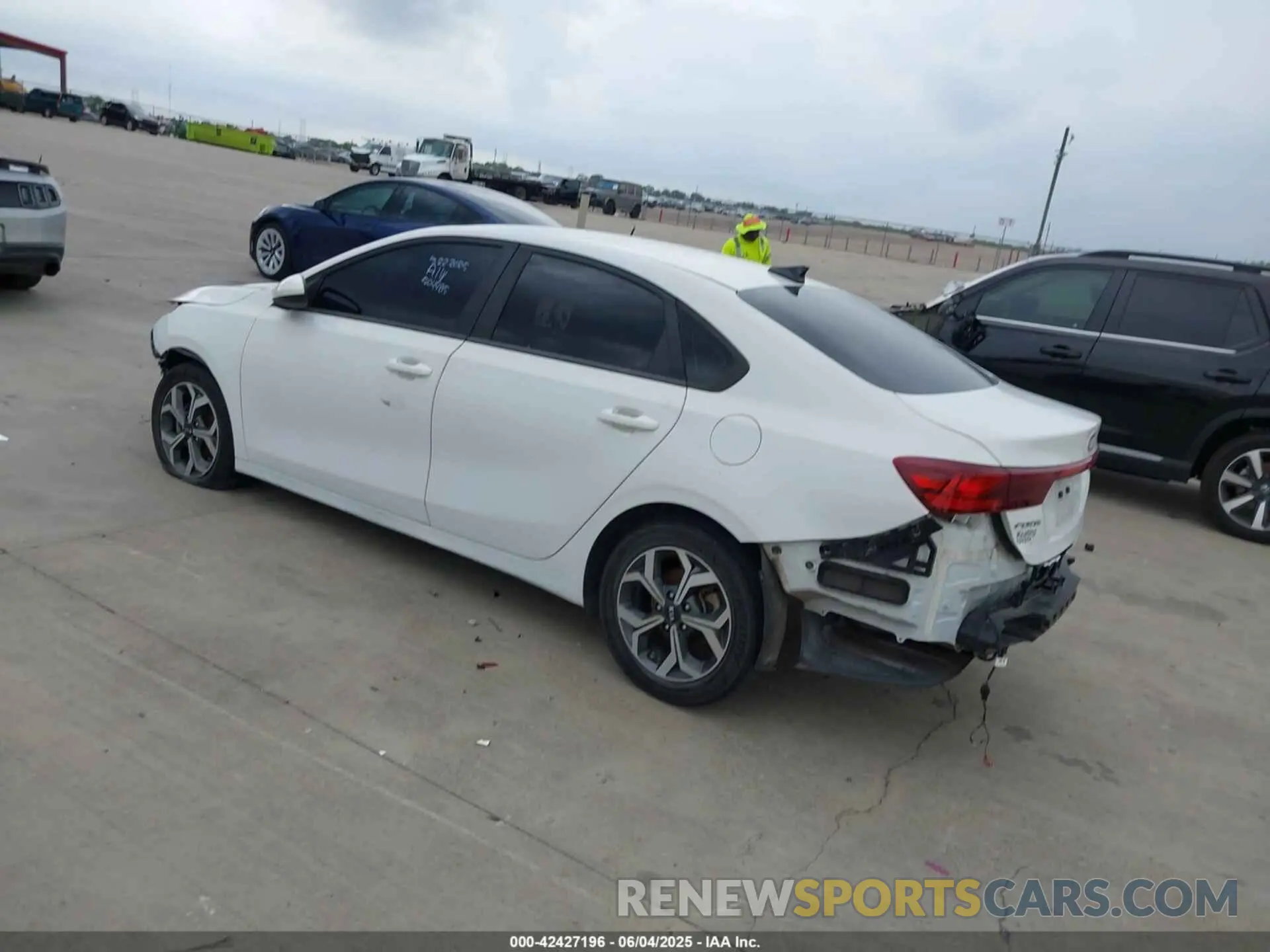 3 Photograph of a damaged car 3KPF24AD0ME361786 KIA FORTE 2021