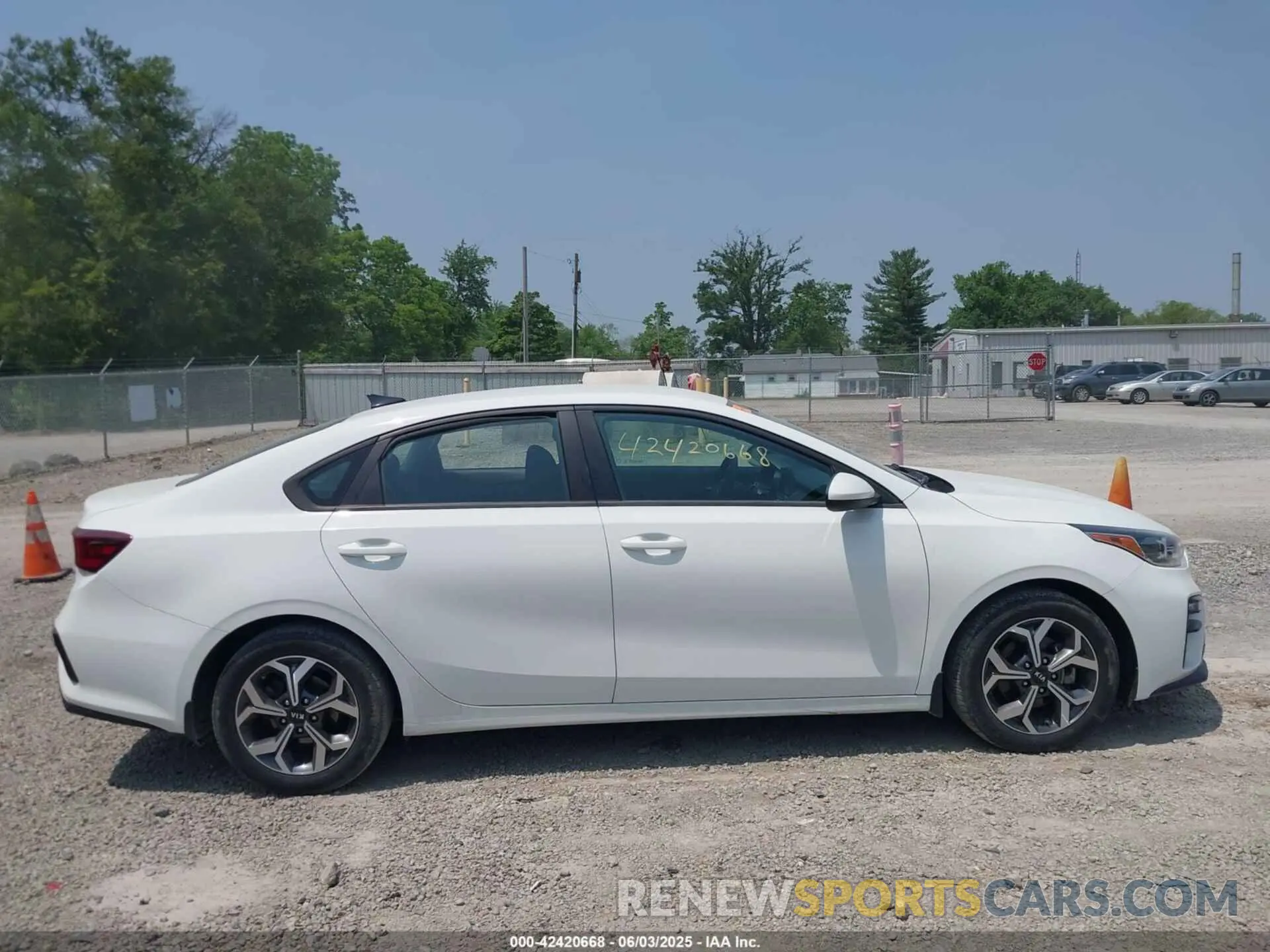 13 Photograph of a damaged car 3KPF24AD0ME364882 KIA FORTE 2021