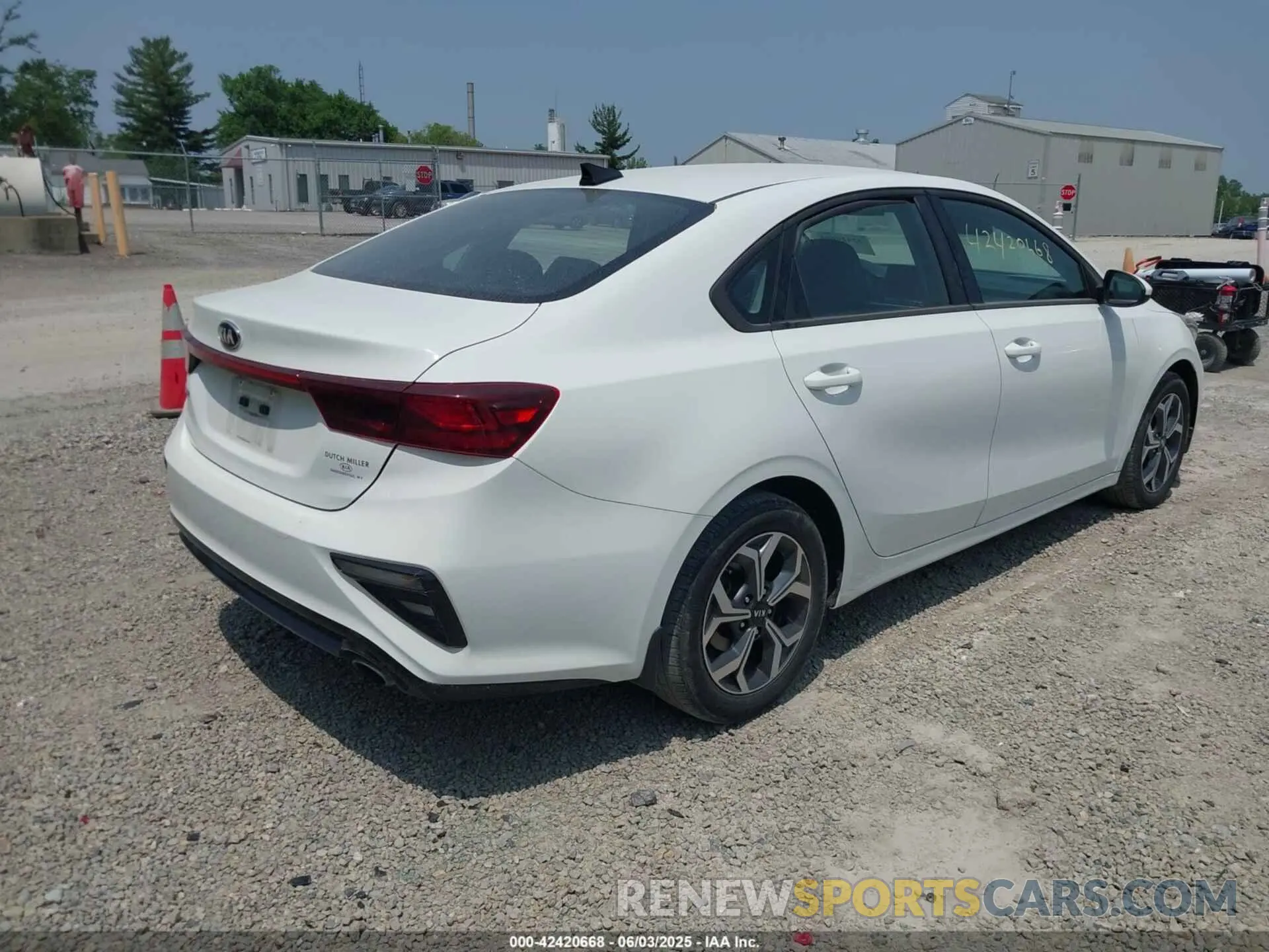 4 Photograph of a damaged car 3KPF24AD0ME364882 KIA FORTE 2021