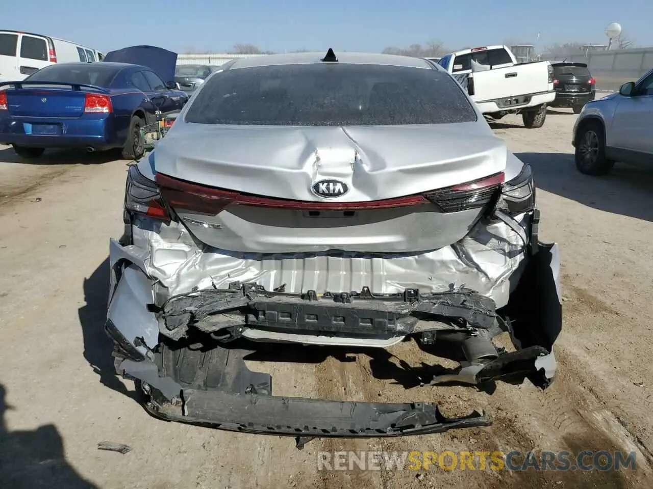 6 Photograph of a damaged car 3KPF24AD1ME300754 KIA FORTE 2021