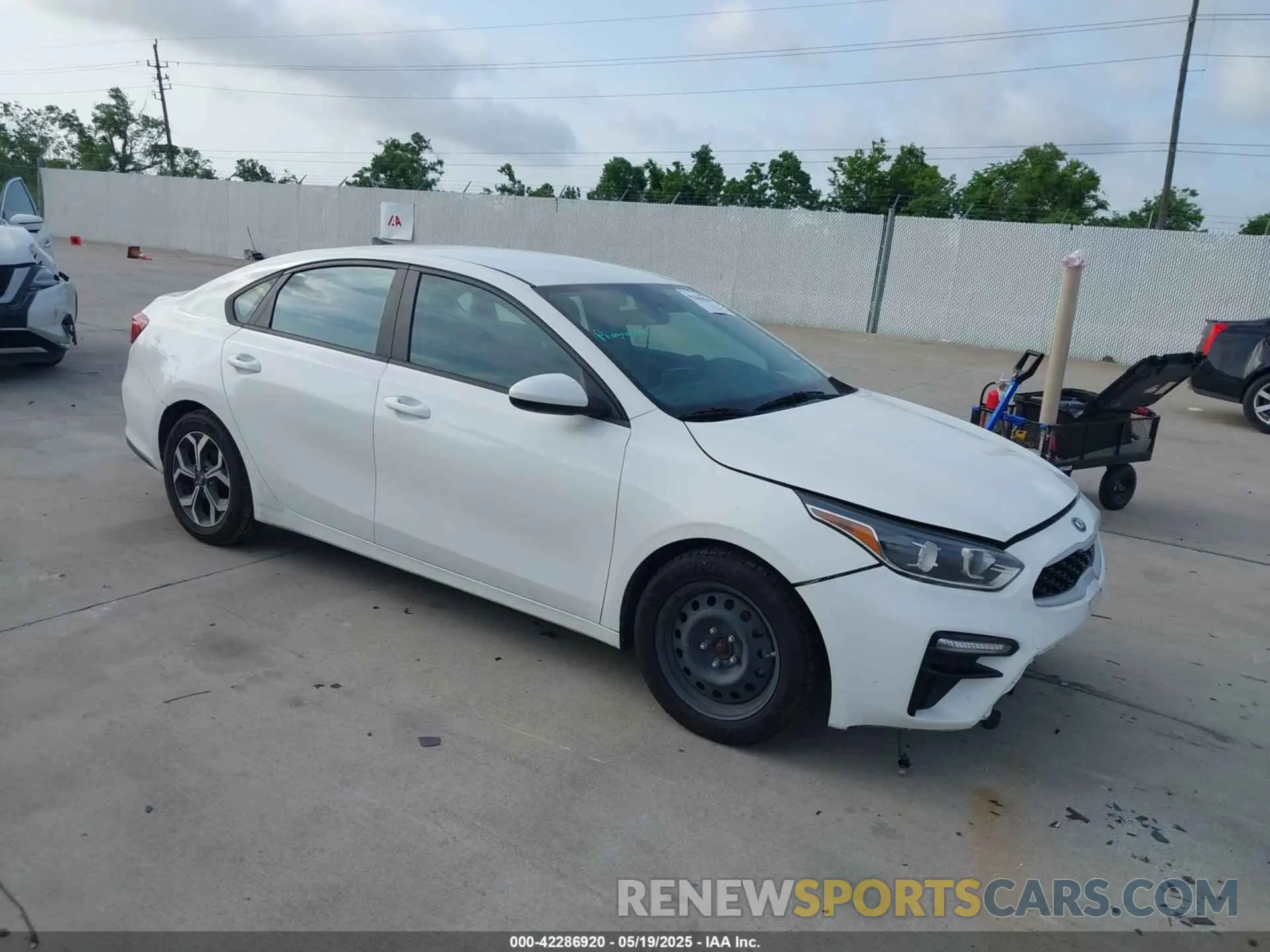 1 Photograph of a damaged car 3KPF24AD1ME315531 KIA FORTE 2021